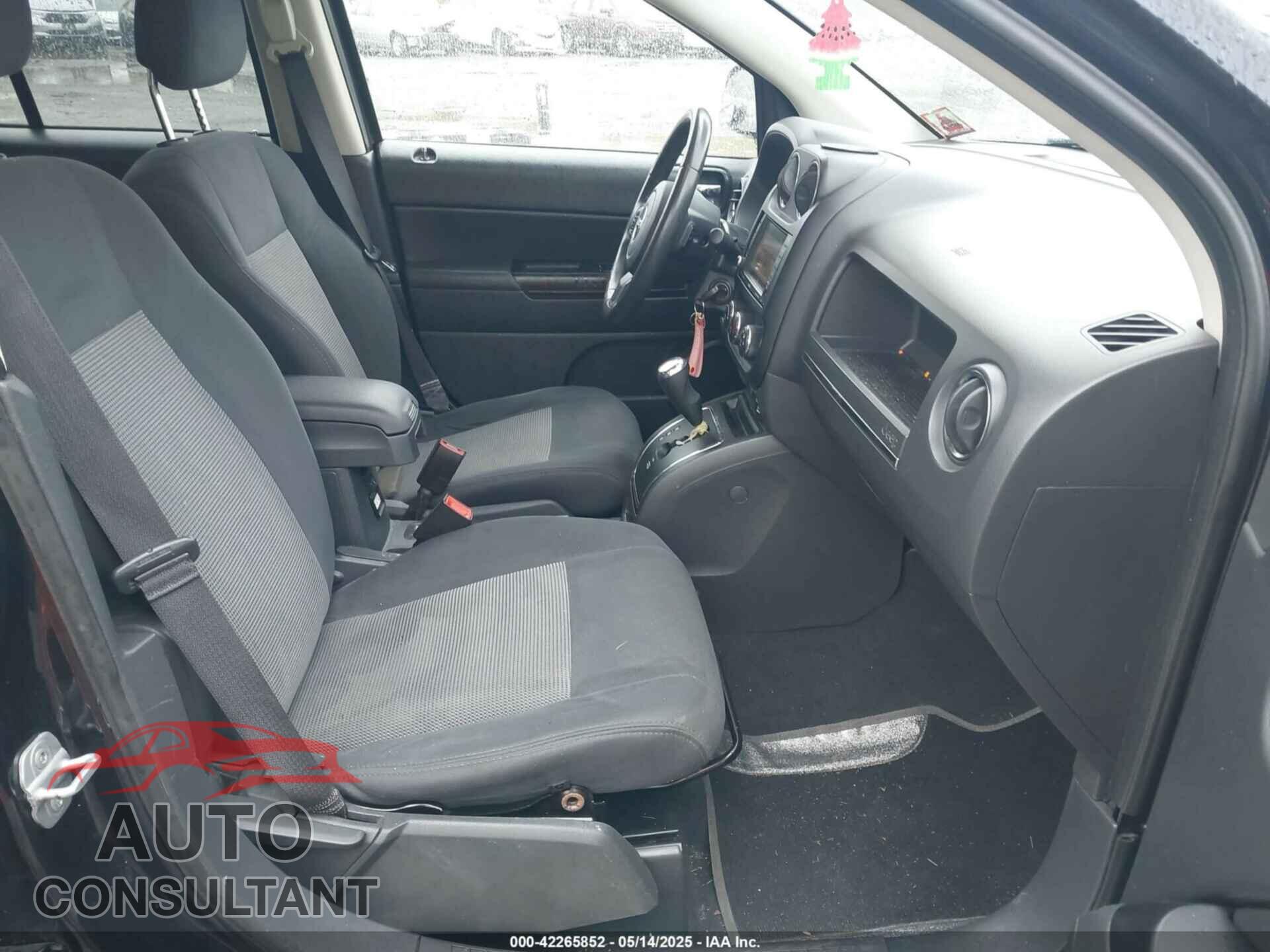 JEEP COMPASS 2011 - 1J4NF1FB5BD187745