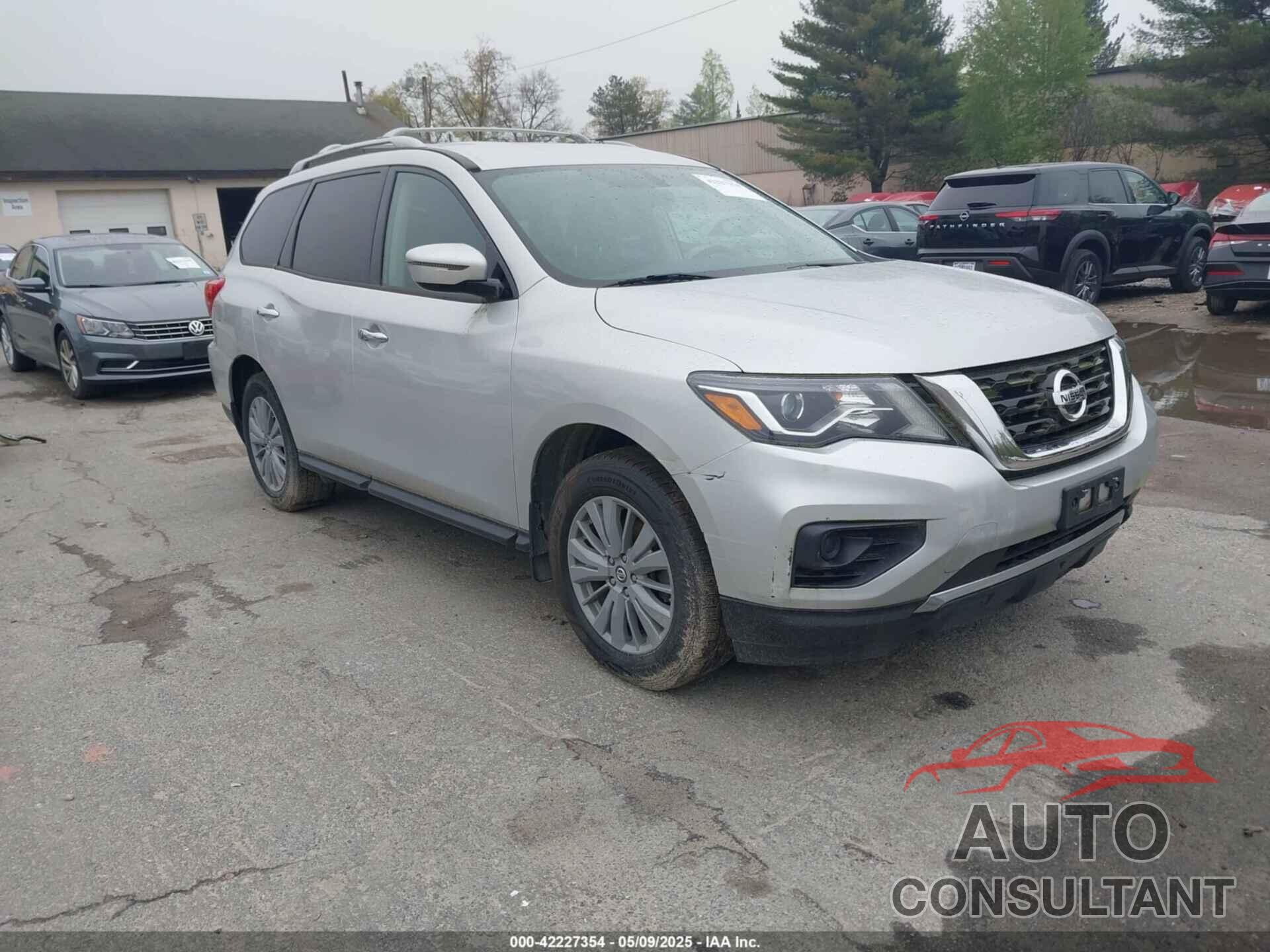 NISSAN PATHFINDER 2017 - 5N1DR2MMXHC677711
