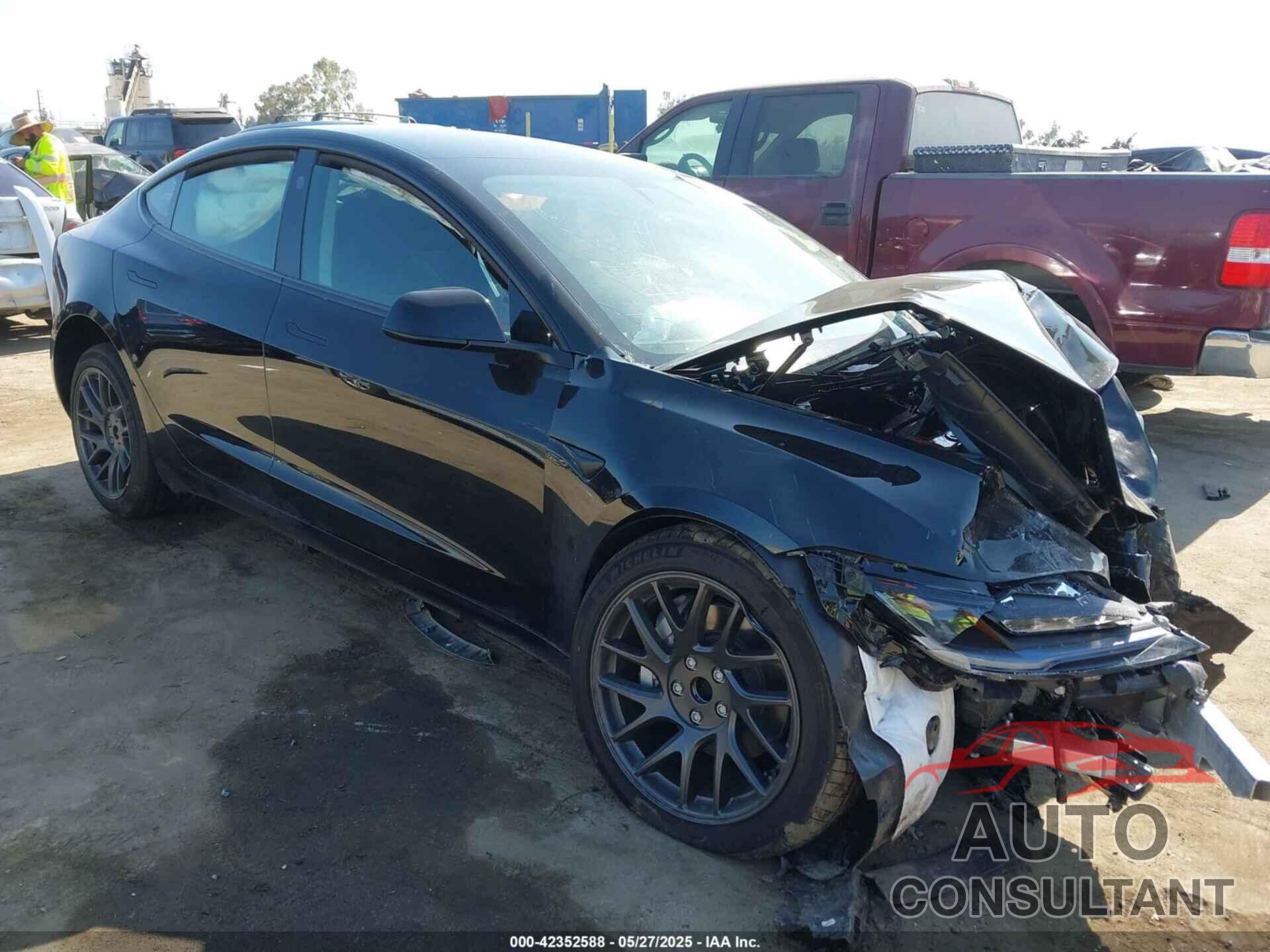 TESLA MODEL 3 2025 - 5YJ3E1EA3SF981743