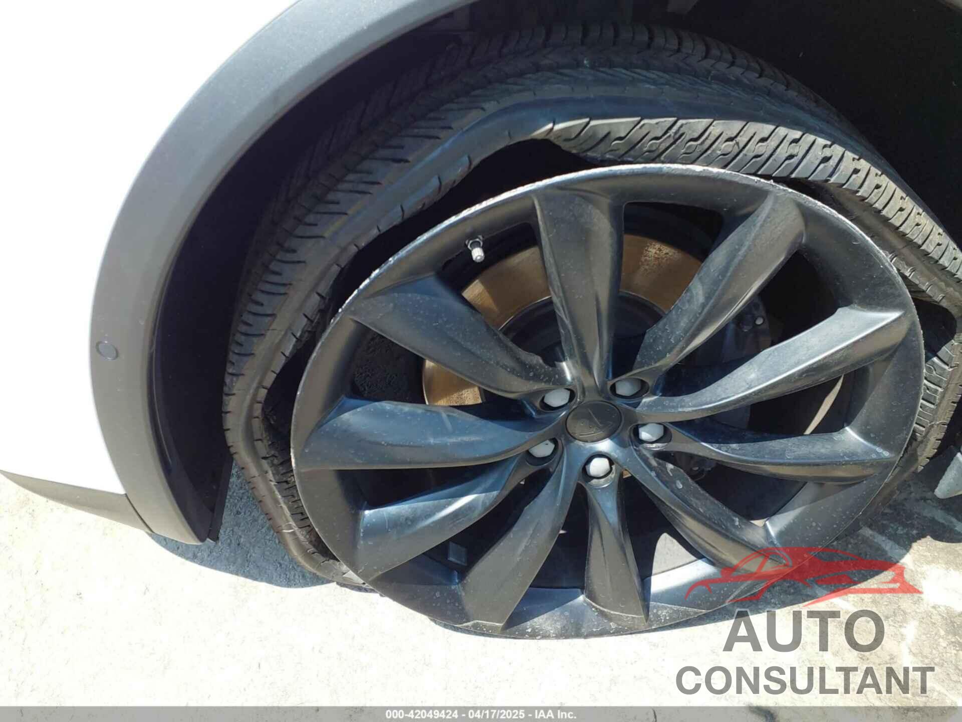 TESLA MODEL X 2019 - 5YJXCBE27KF150381