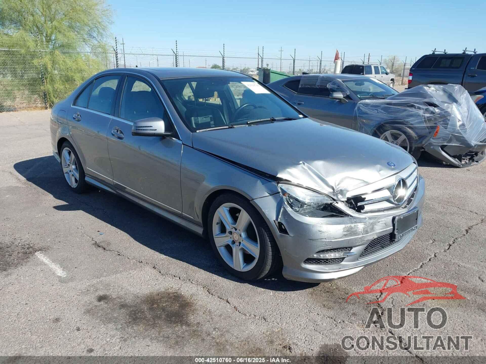 MERCEDES-BENZ C 300 2011 - WDDGF8BB0BR180286