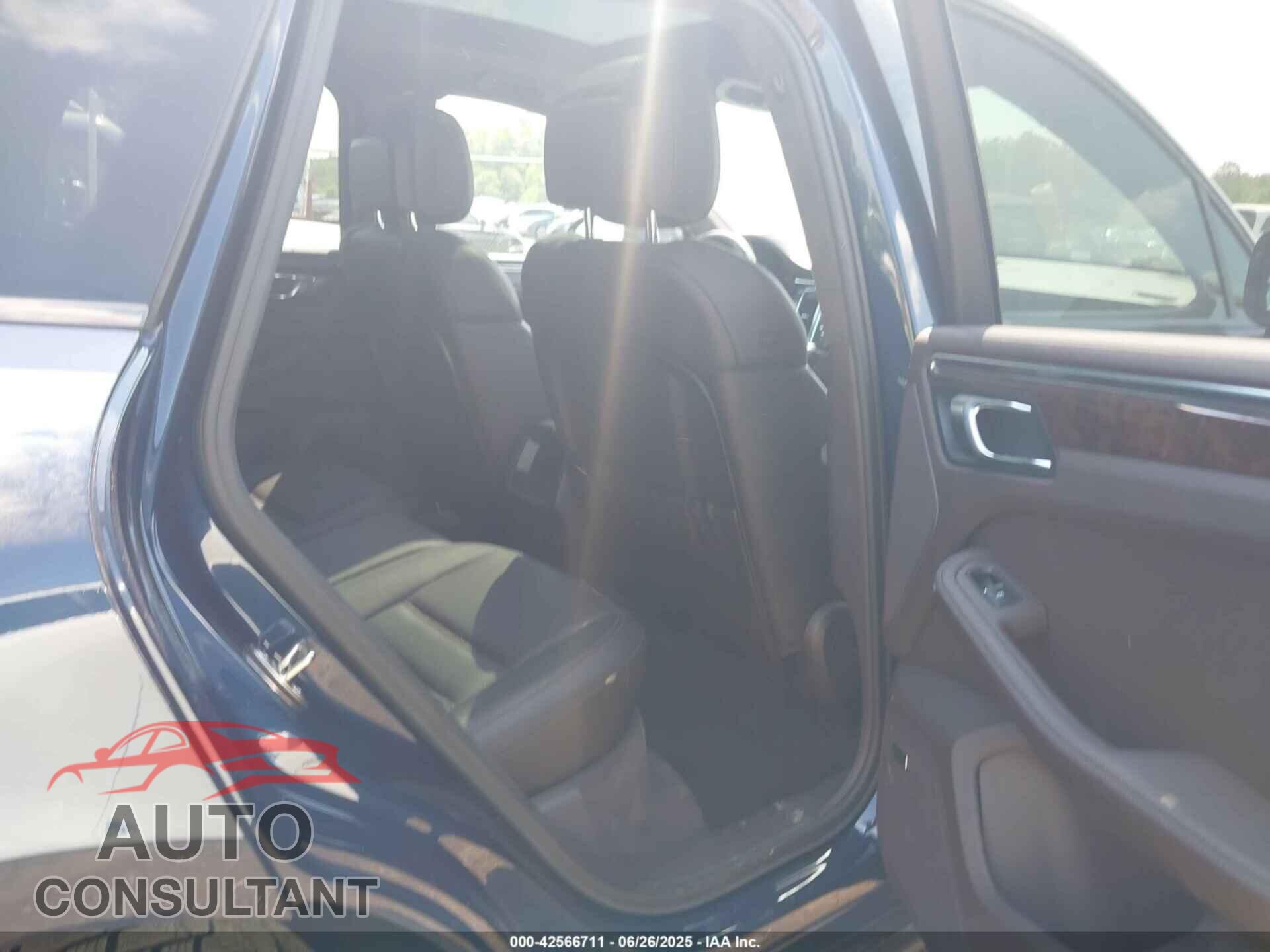 PORSCHE MACAN 2015 - WP1AF2A56FLB99828