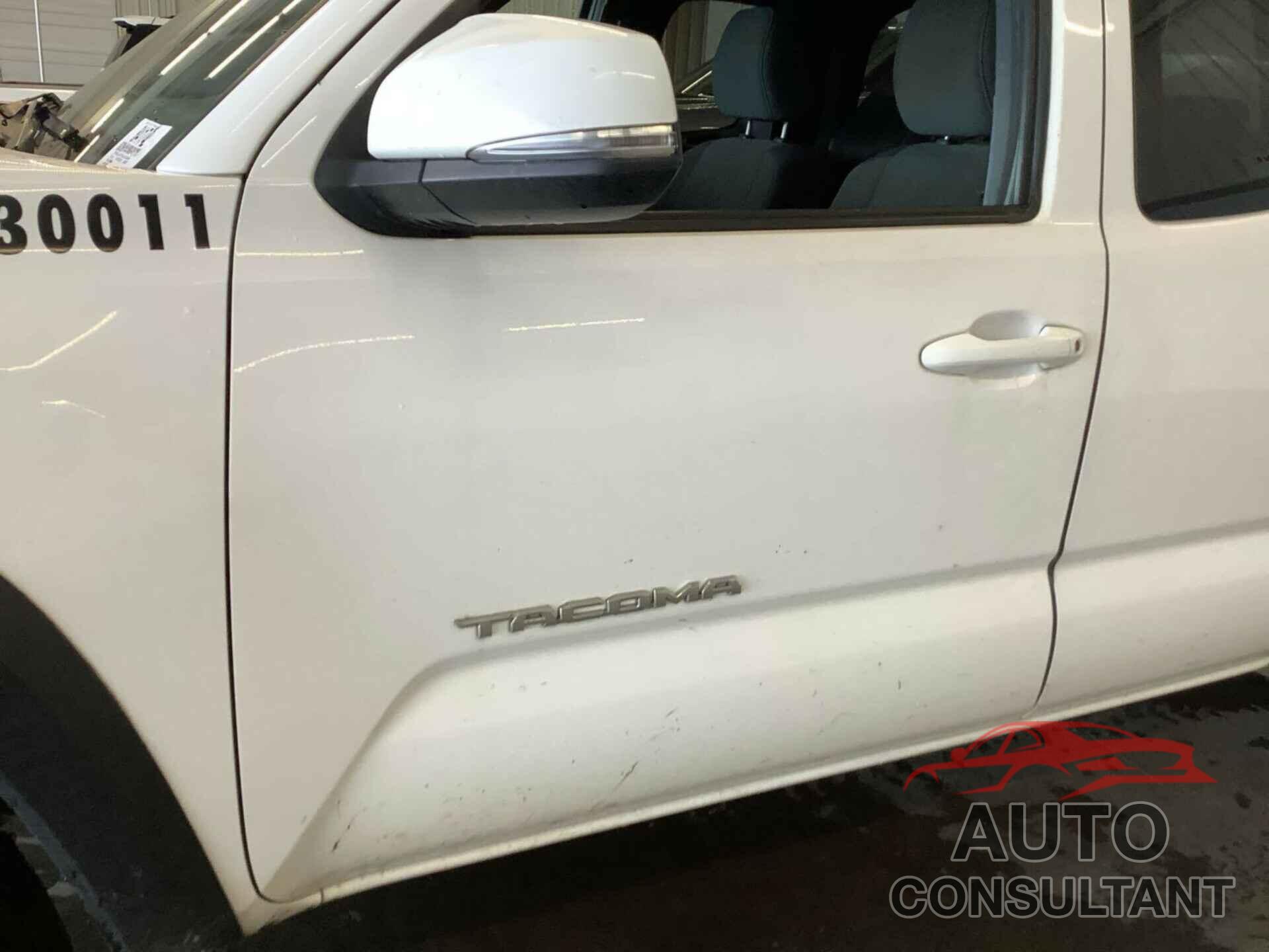 TOYOTA TACOMA 2019 - 5TFSZ5AN7KX205590
