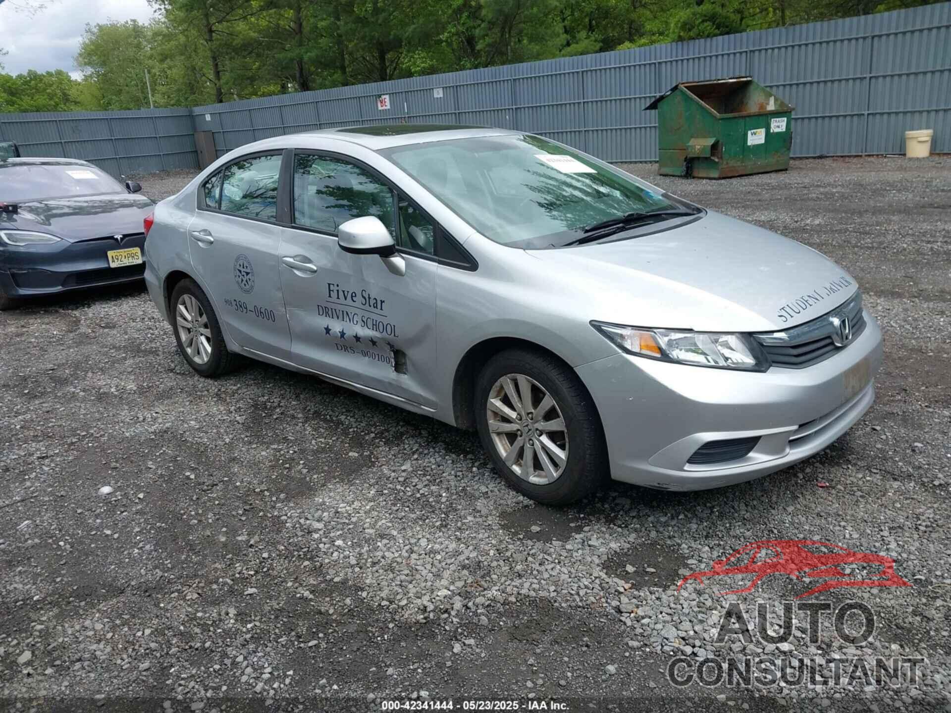 HONDA CIVIC 2012 - 2HGFB2F83CH608478
