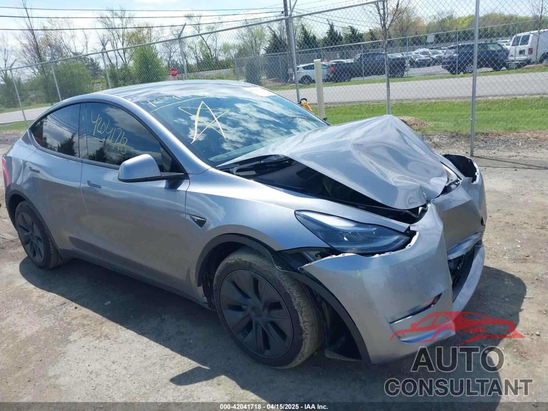 TESLA MODEL Y 2025 - 7SAYGDEE4SA341299