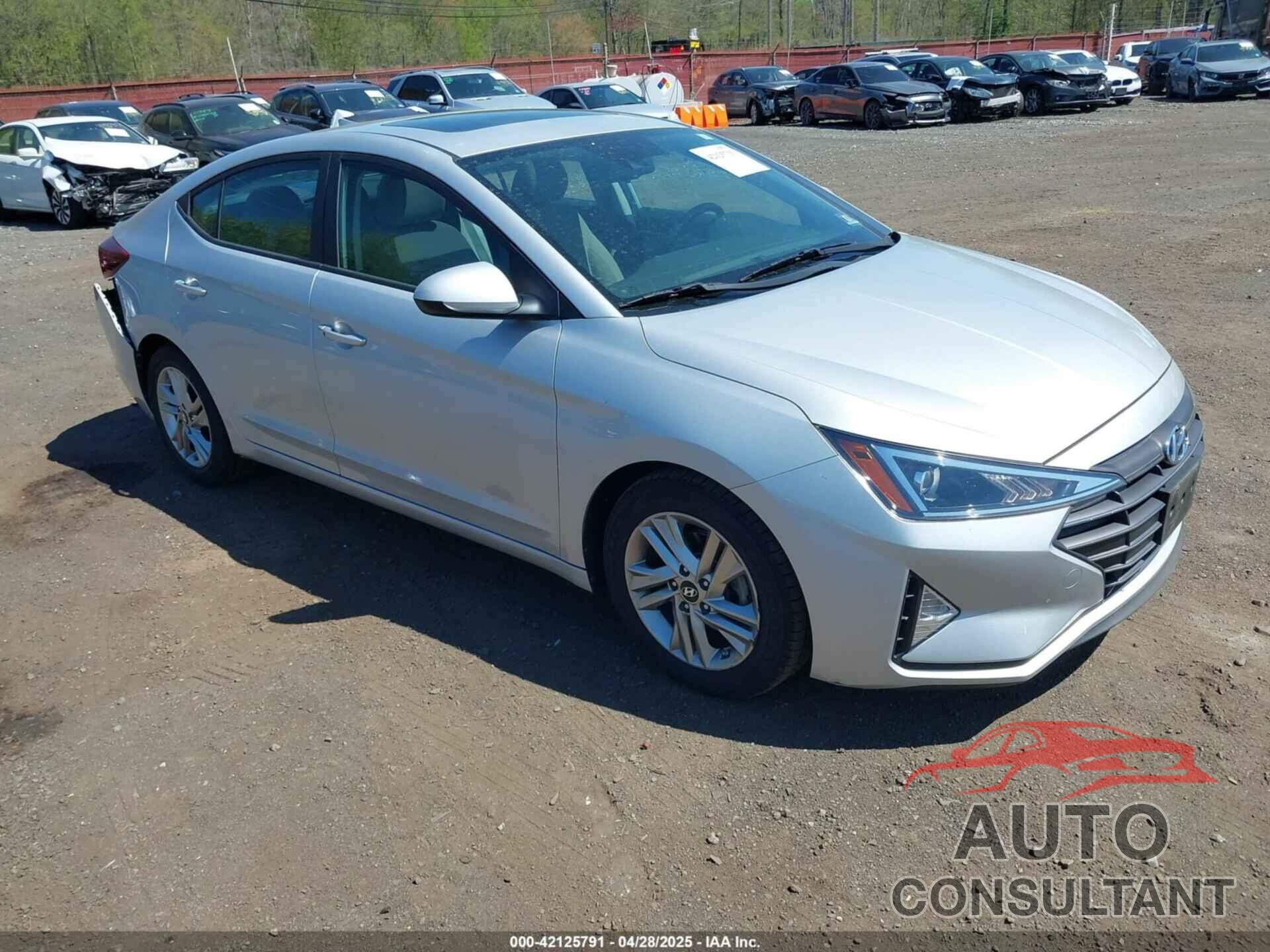 HYUNDAI ELANTRA 2019 - KMHD84LFXKU800880