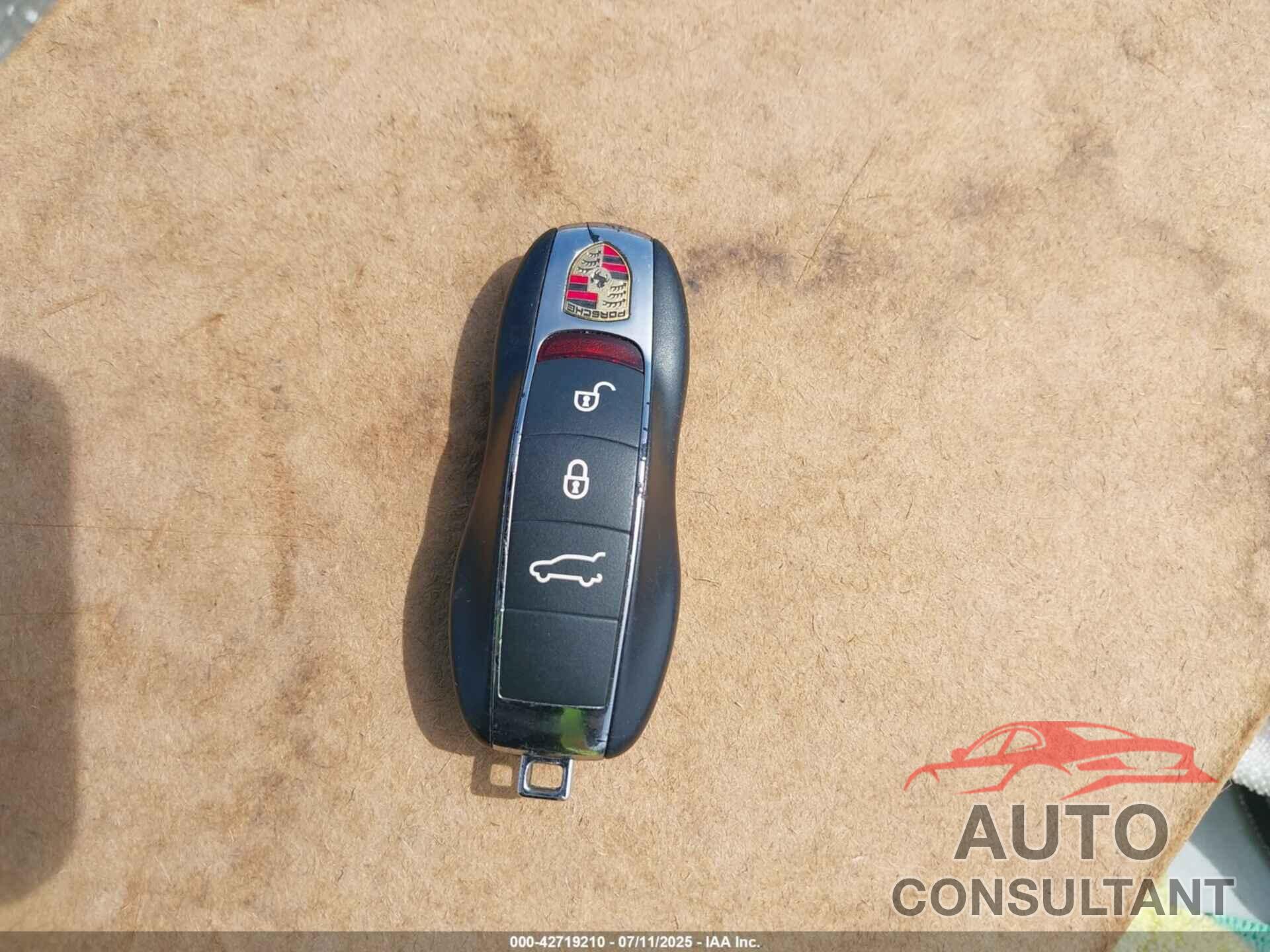 PORSCHE CAYENNE 2016 - WP1AA2A2XGLA11351