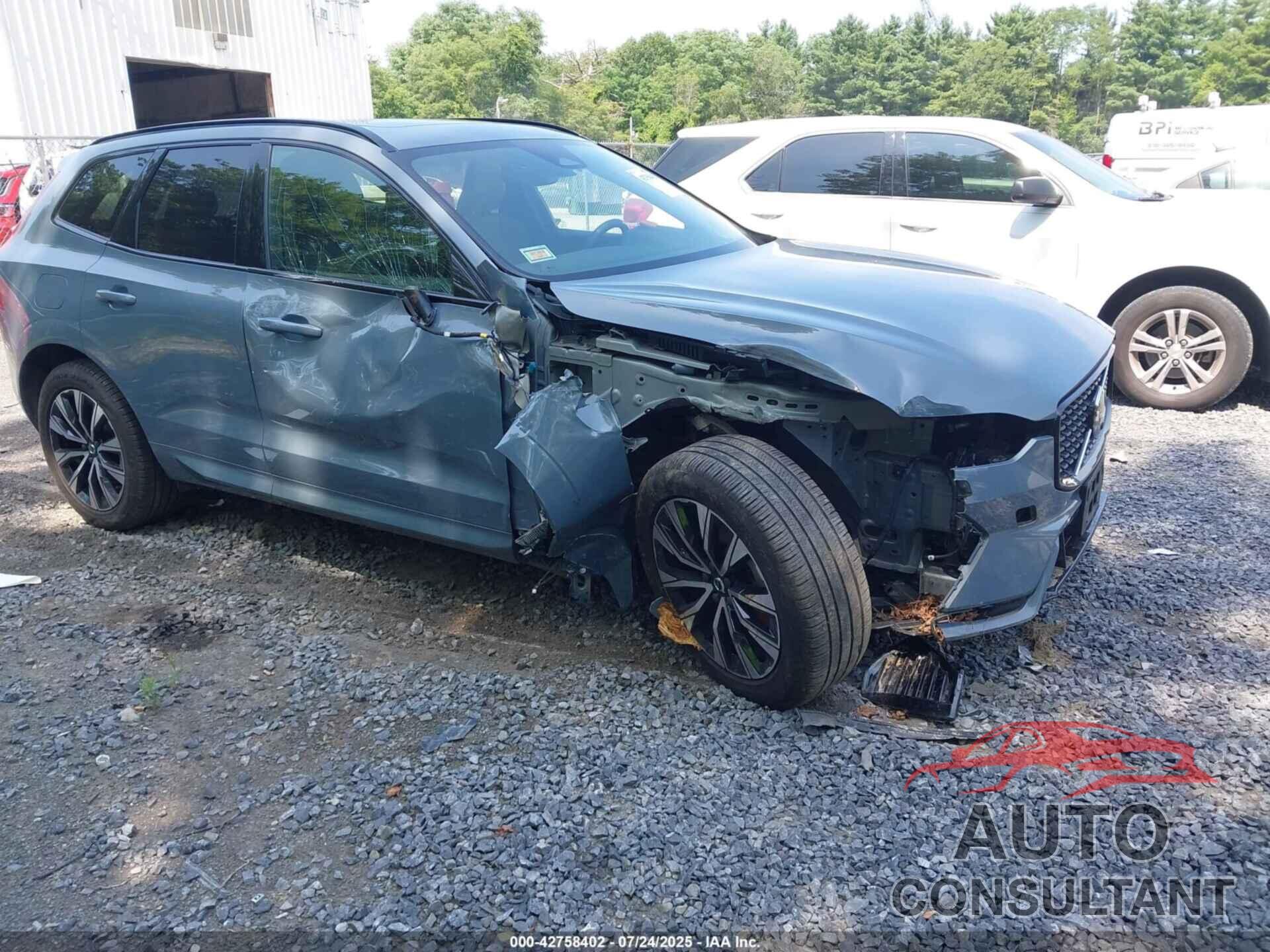 VOLVO XC60 2023 - YV4L12RW6P1311978