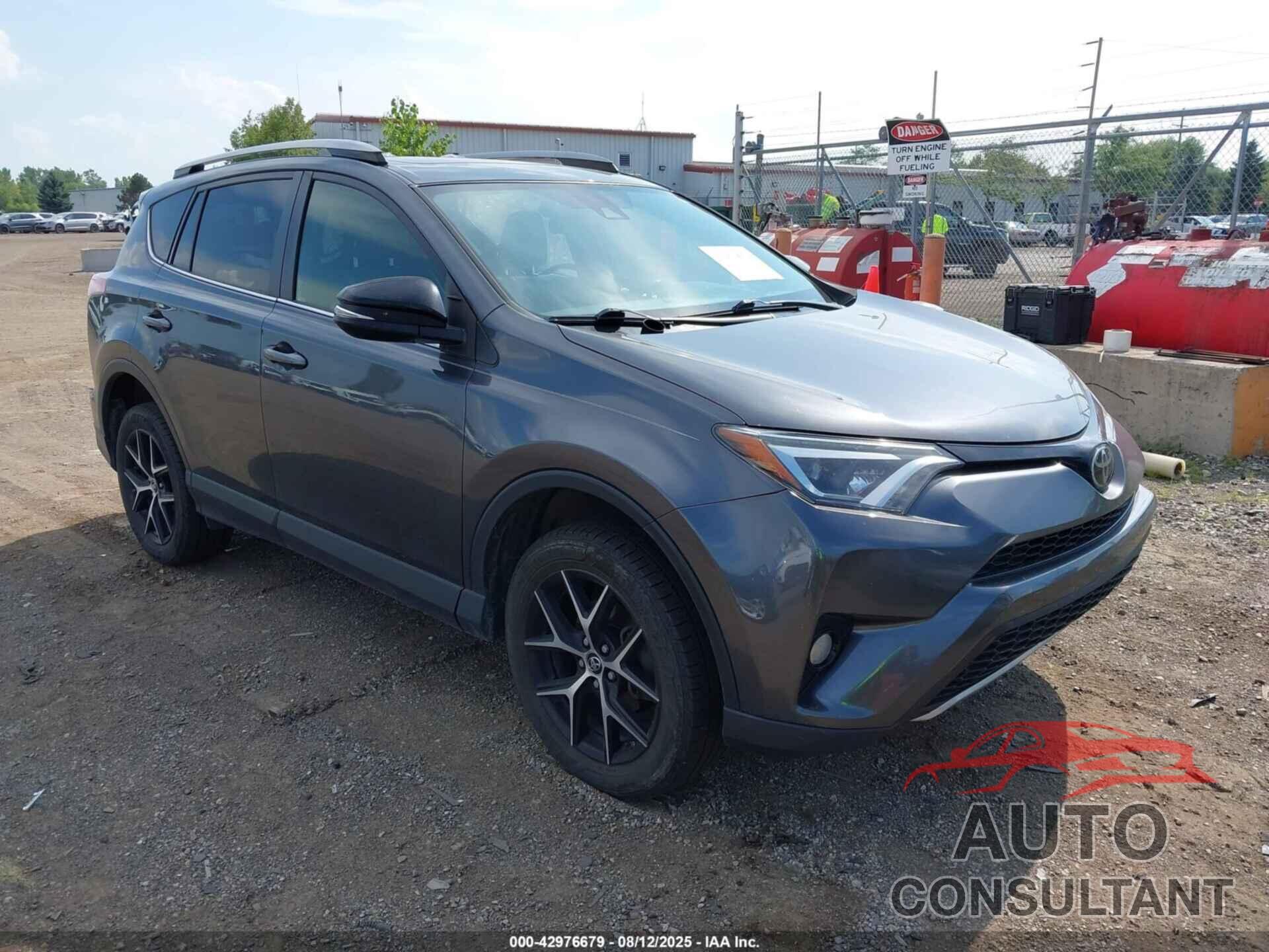 TOYOTA RAV4 2018 - JTMJFREV7JD239535