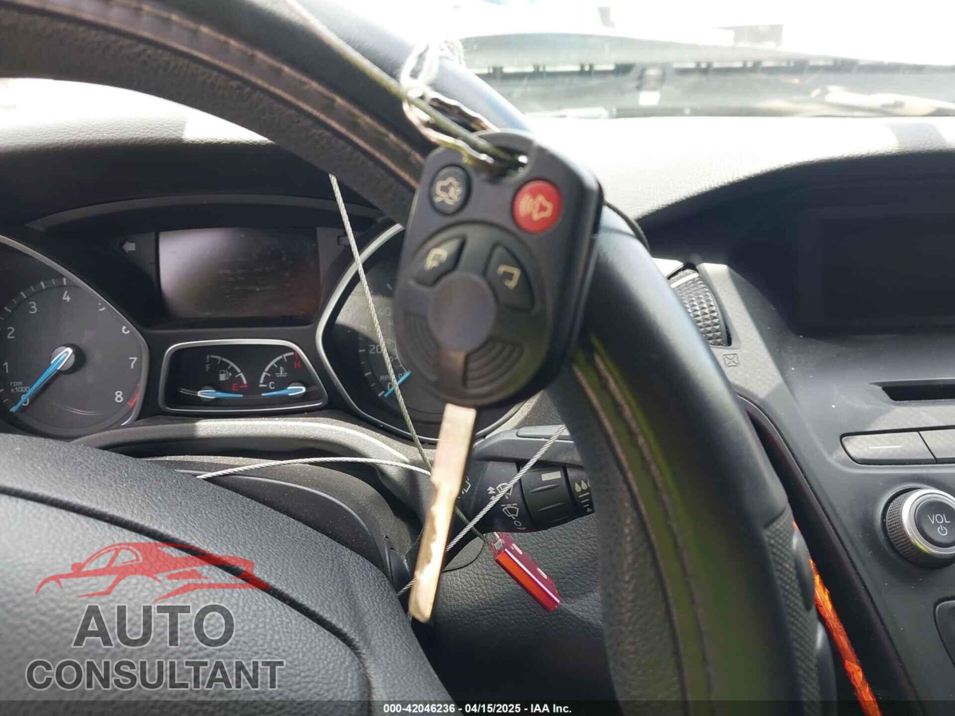 FORD FOCUS 2016 - 1FADP3E26GL335402