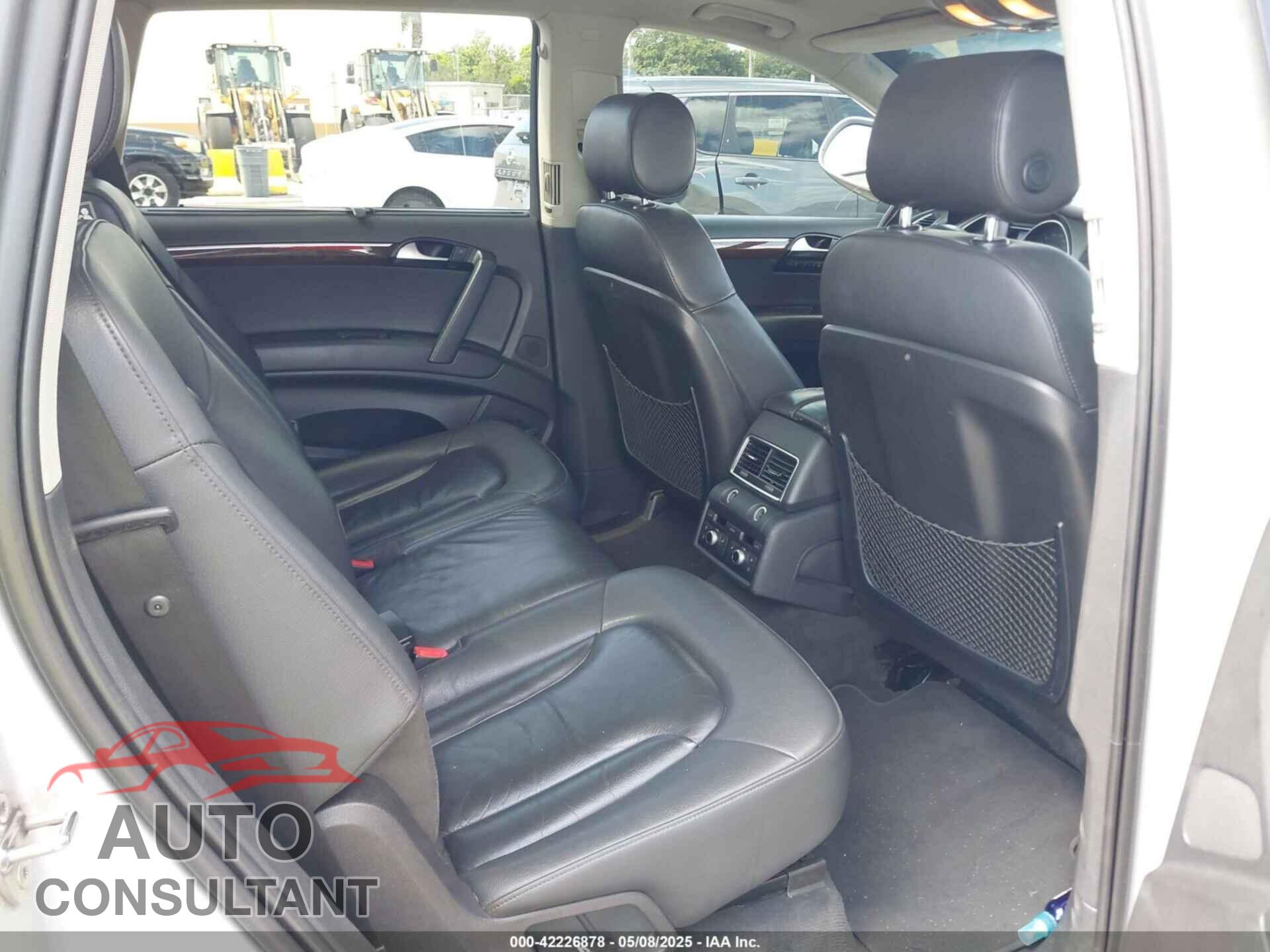 AUDI Q7 2011 - WA1LMAFE4BD007761