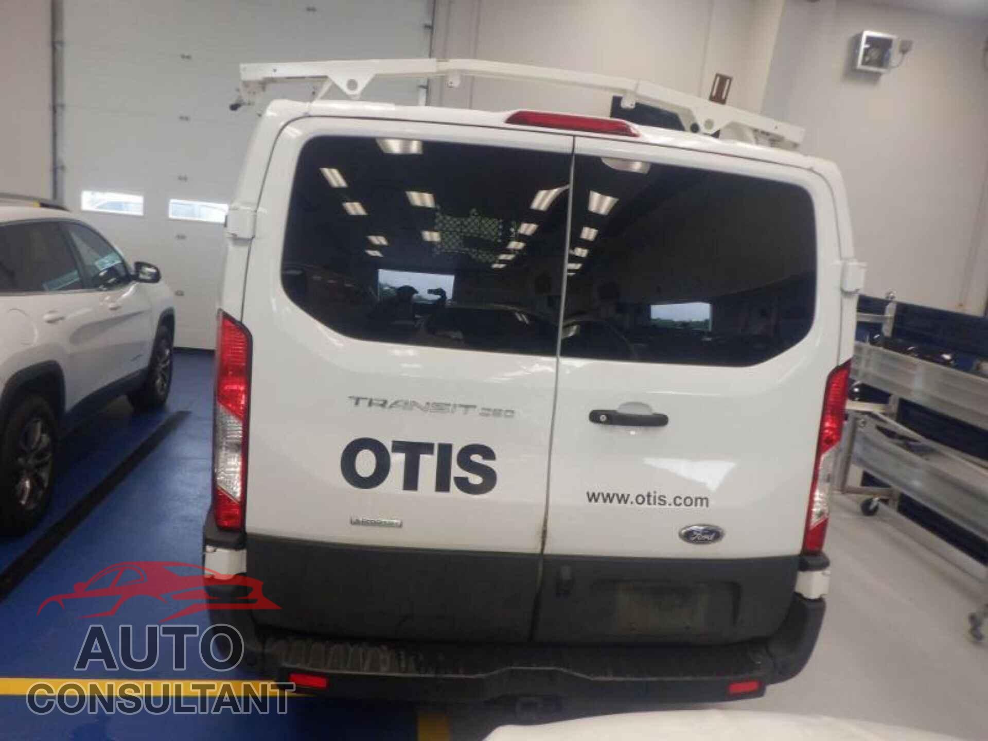 FORD TRANSIT 2019 - 1FTYR1YG8KKB61350