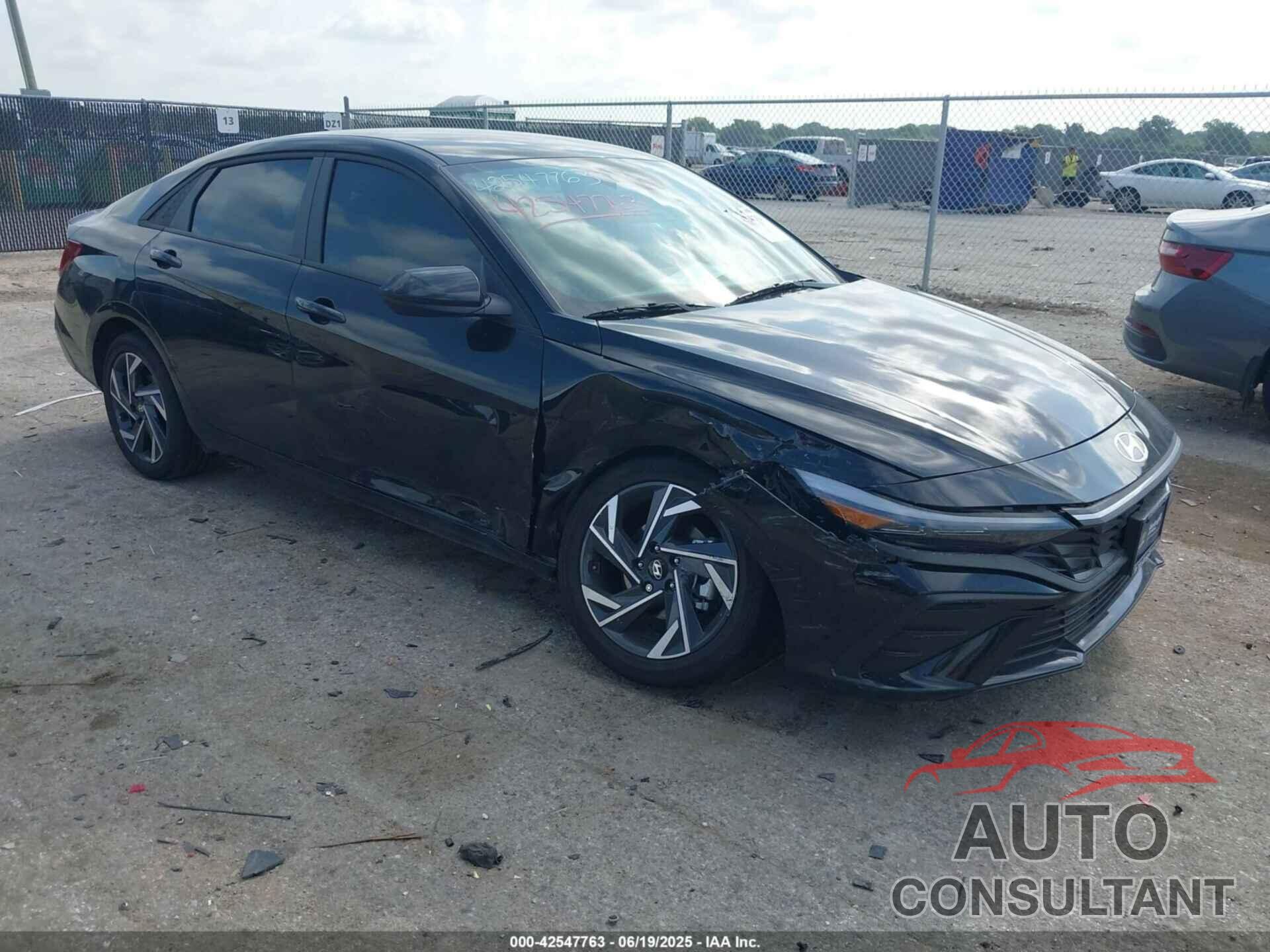HYUNDAI ELANTRA 2025 - KMHLM4DG8SU972100