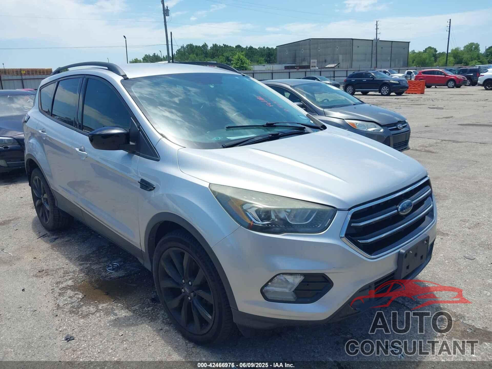 FORD ESCAPE 2017 - 1FMCU0GDXHUE07298
