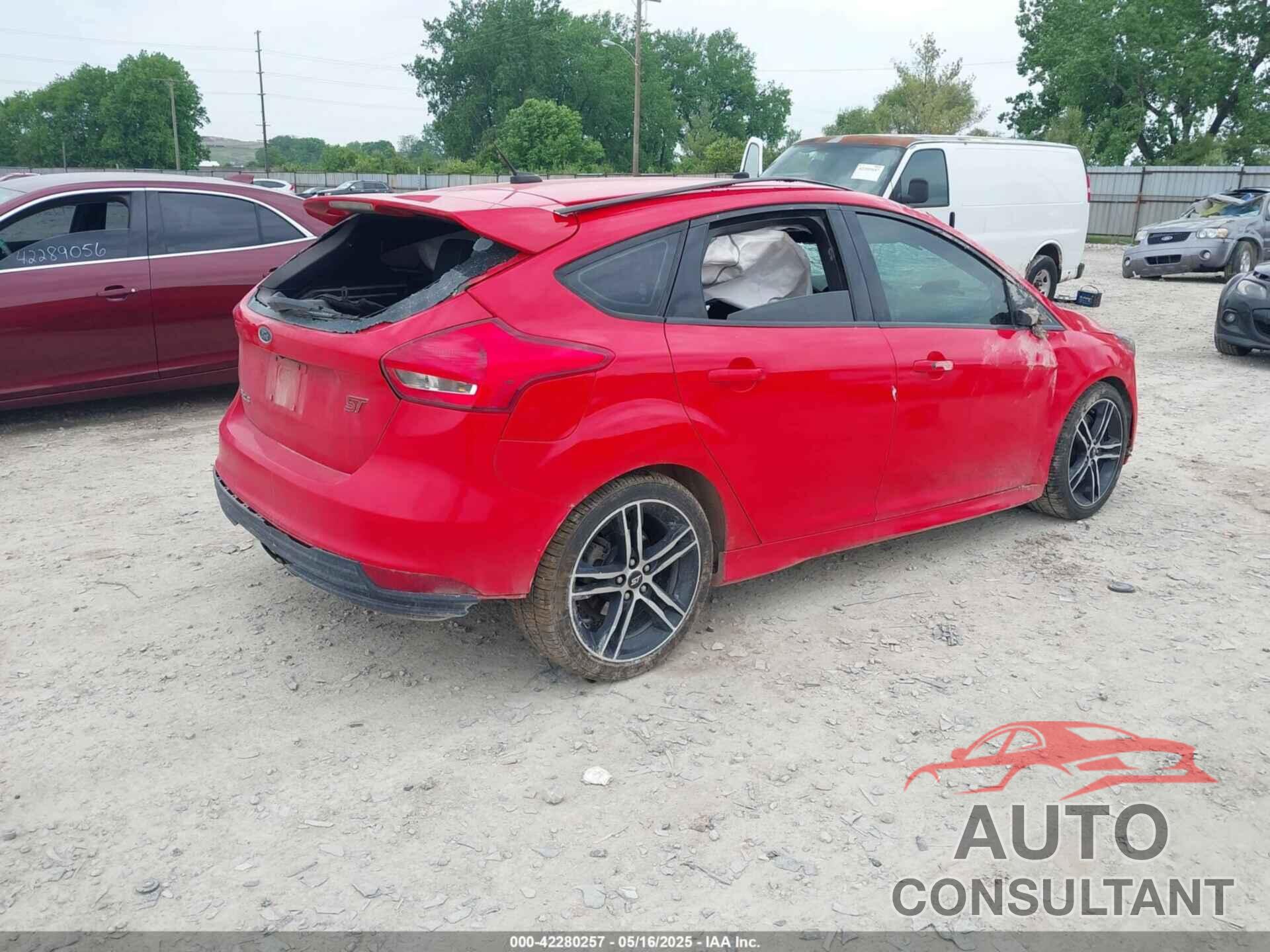 FORD FOCUS ST 2017 - 1FADP3L91HL328052
