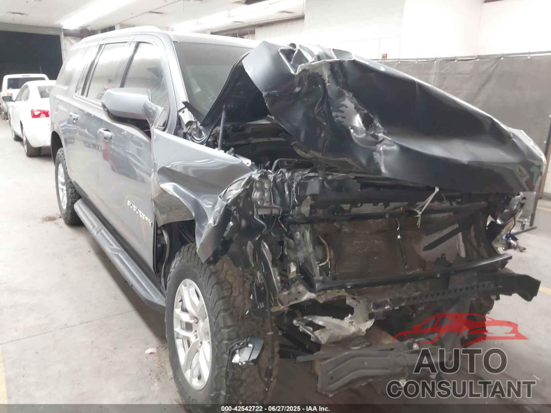 CHEVROLET SUBURBAN 2022 - 1GNSKBKD0NR175213