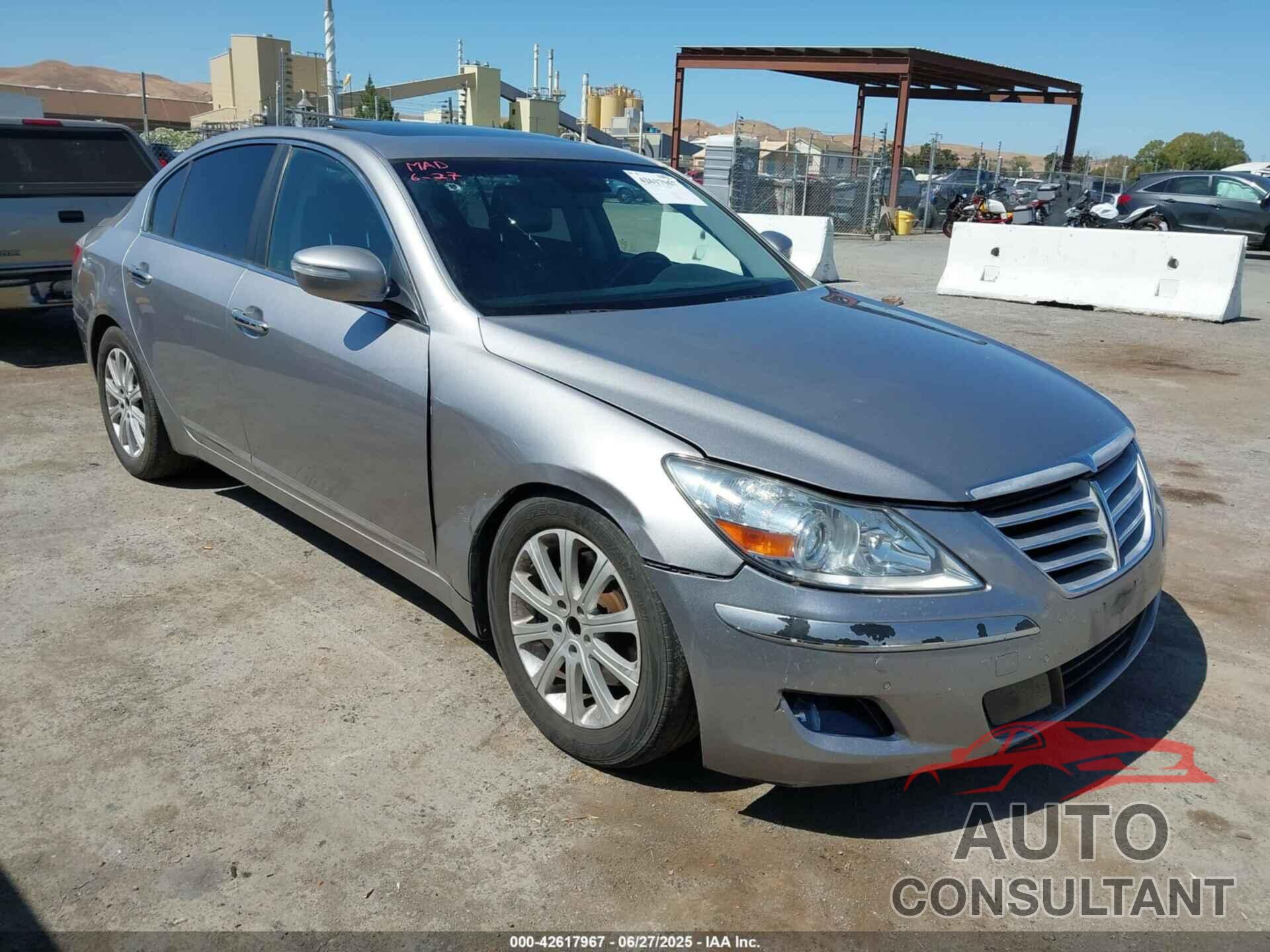 HYUNDAI GENESIS 2011 - KMHGC4DF1BU116665