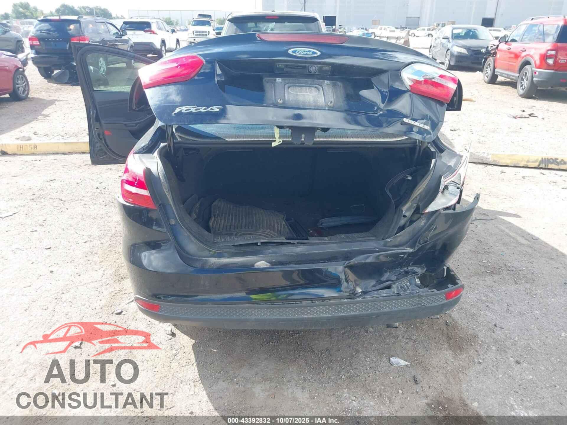 FORD FOCUS 2016 - 1FADP3E26GL212330