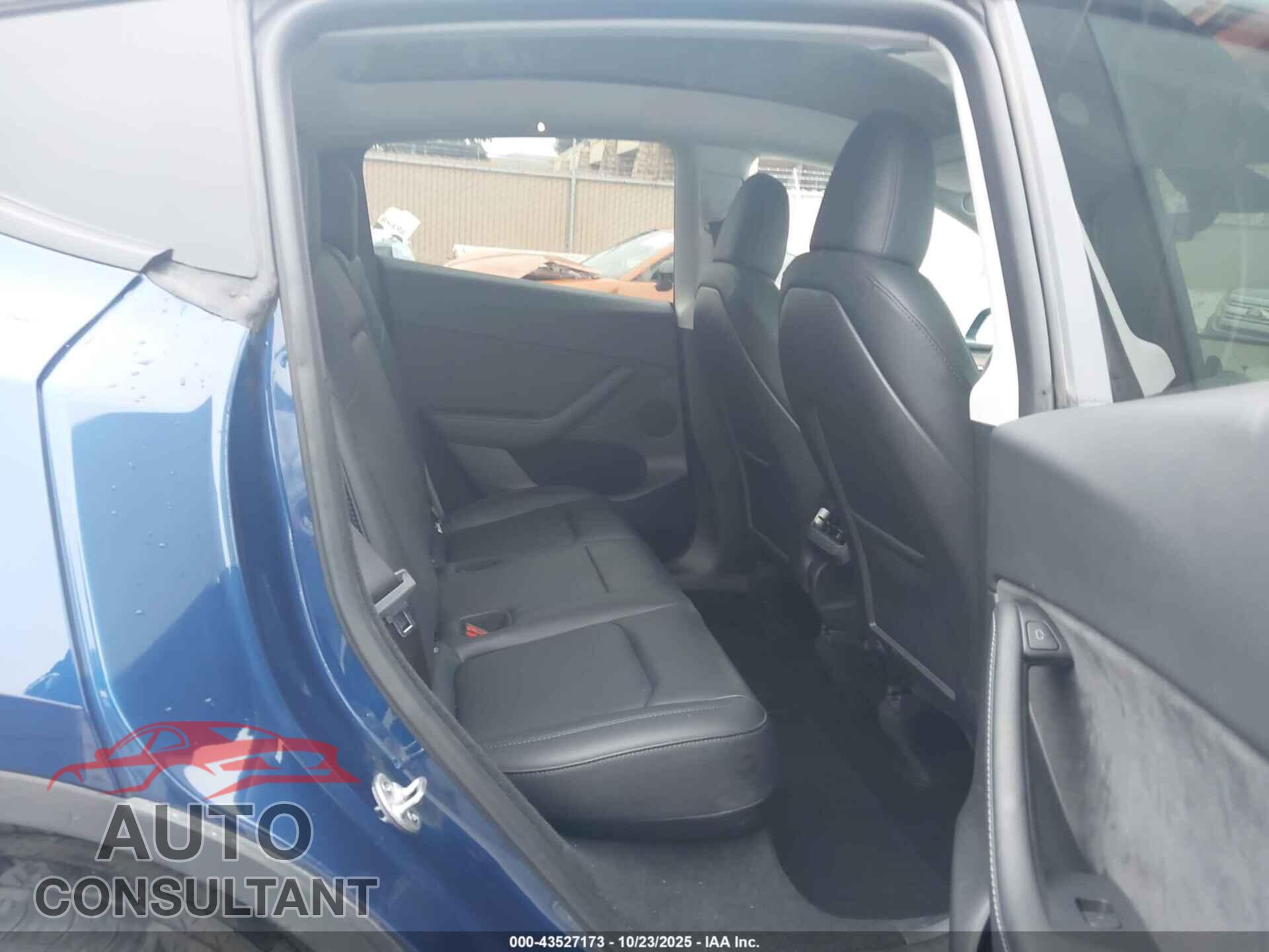 TESLA MODEL Y 2024 - 7SAYGDEE4RF988024
