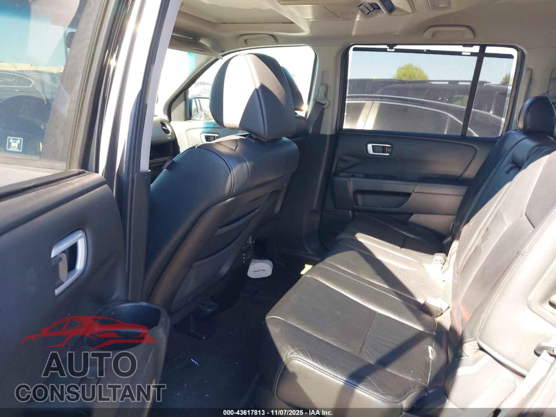 HONDA PILOT 2011 - 5FNYF3H92BB005372