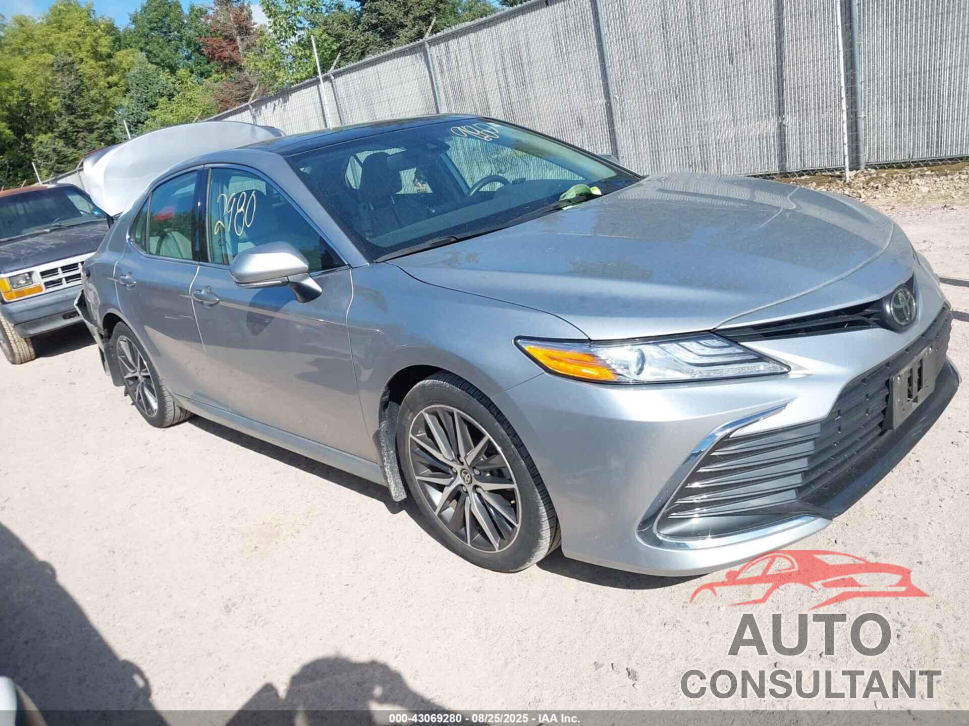 TOYOTA CAMRY 2023 - 4T1F11AK8PU760379