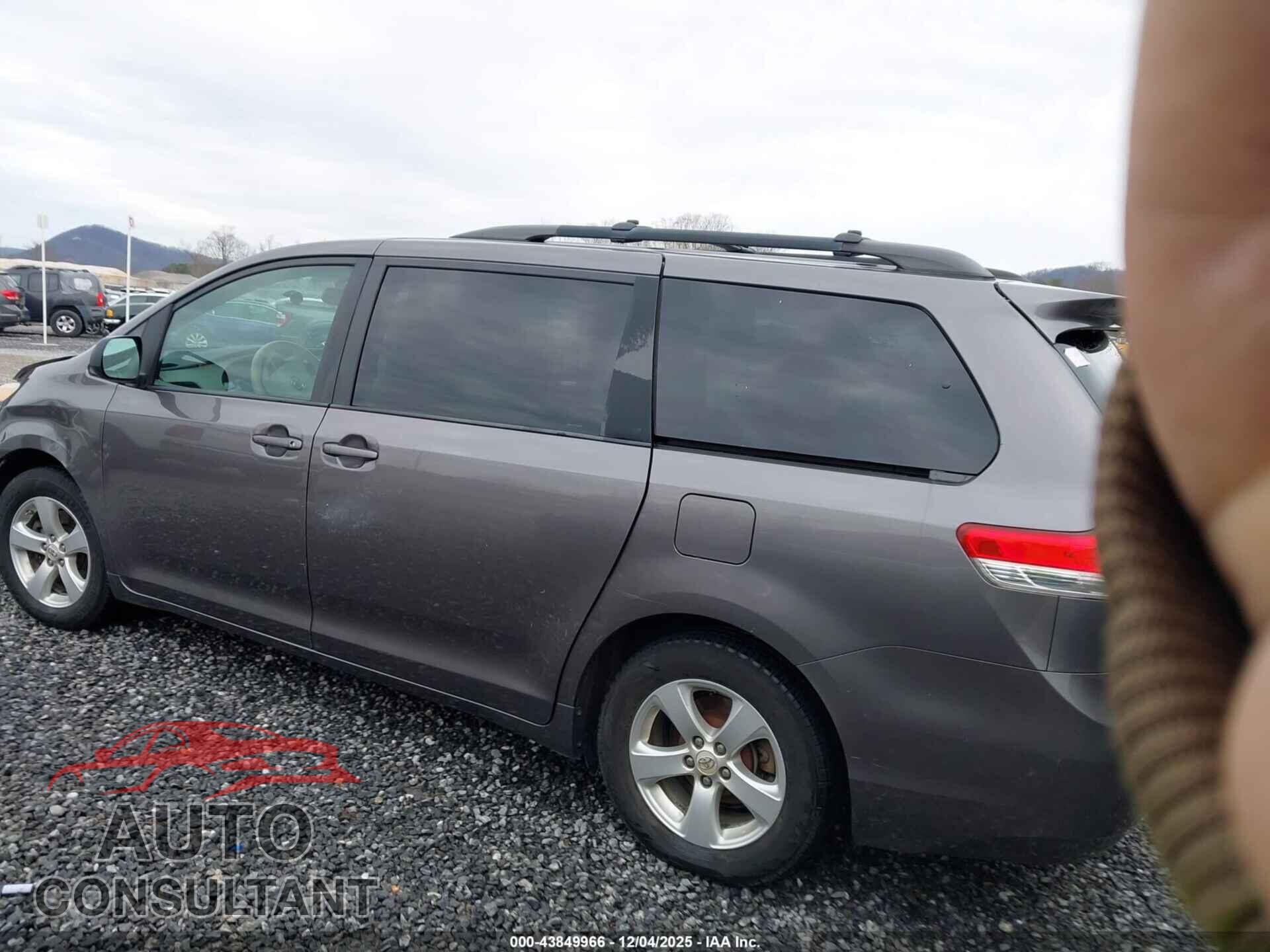 TOYOTA SIENNA 2012 - 5TDKK3DC9CS270970