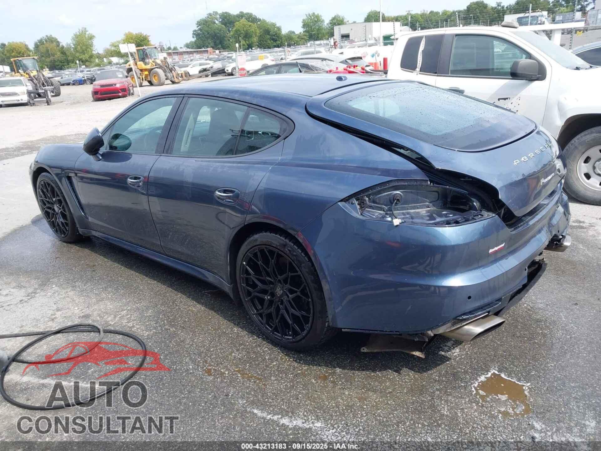 PORSCHE PANAMERA 2015 - WP0AA2A73FL002597