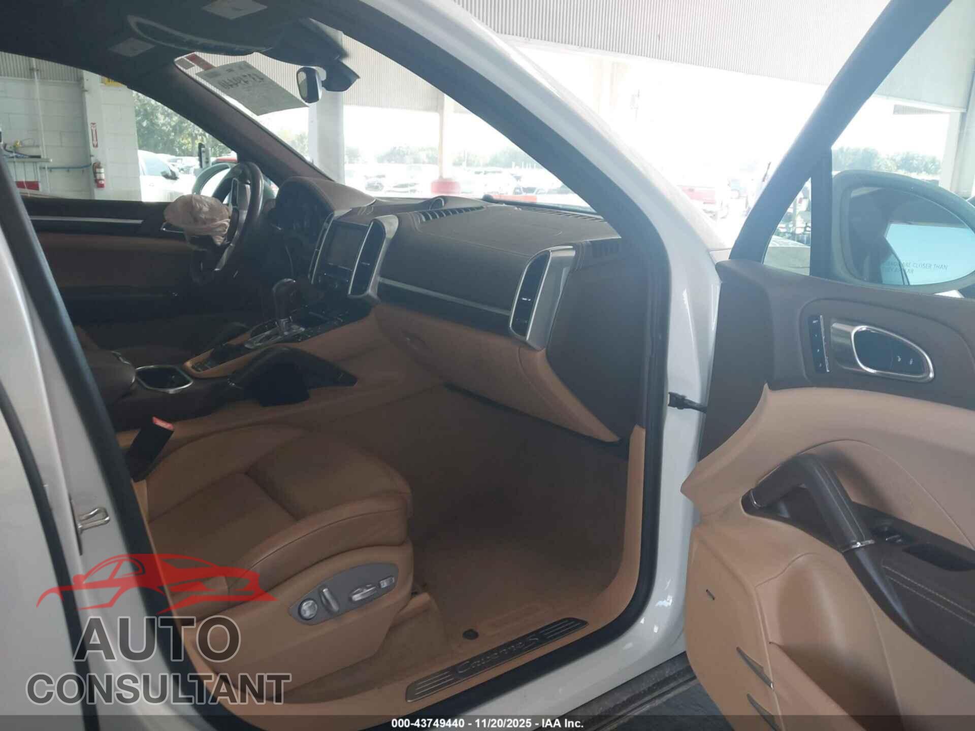 PORSCHE CAYENNE 2016 - WP1AB2A25GLA95396