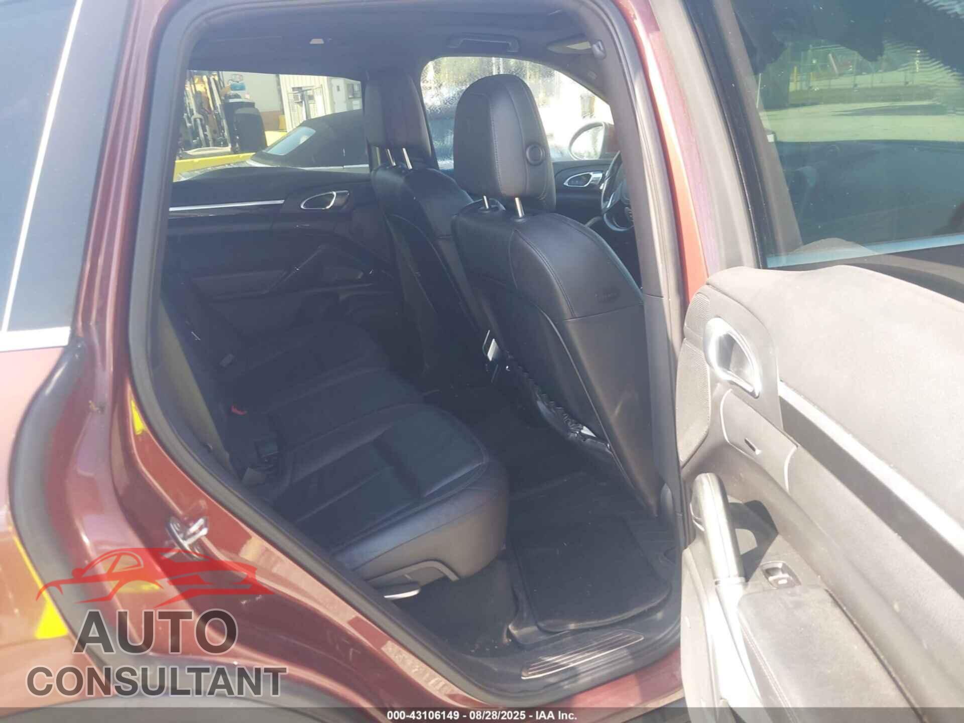 PORSCHE CAYENNE 2012 - WP1AB2A27CLA47019