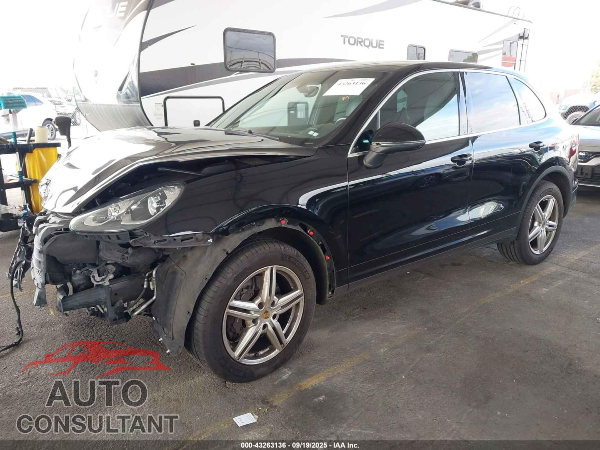 PORSCHE CAYENNE 2016 - WP1AA2A22GLA03311