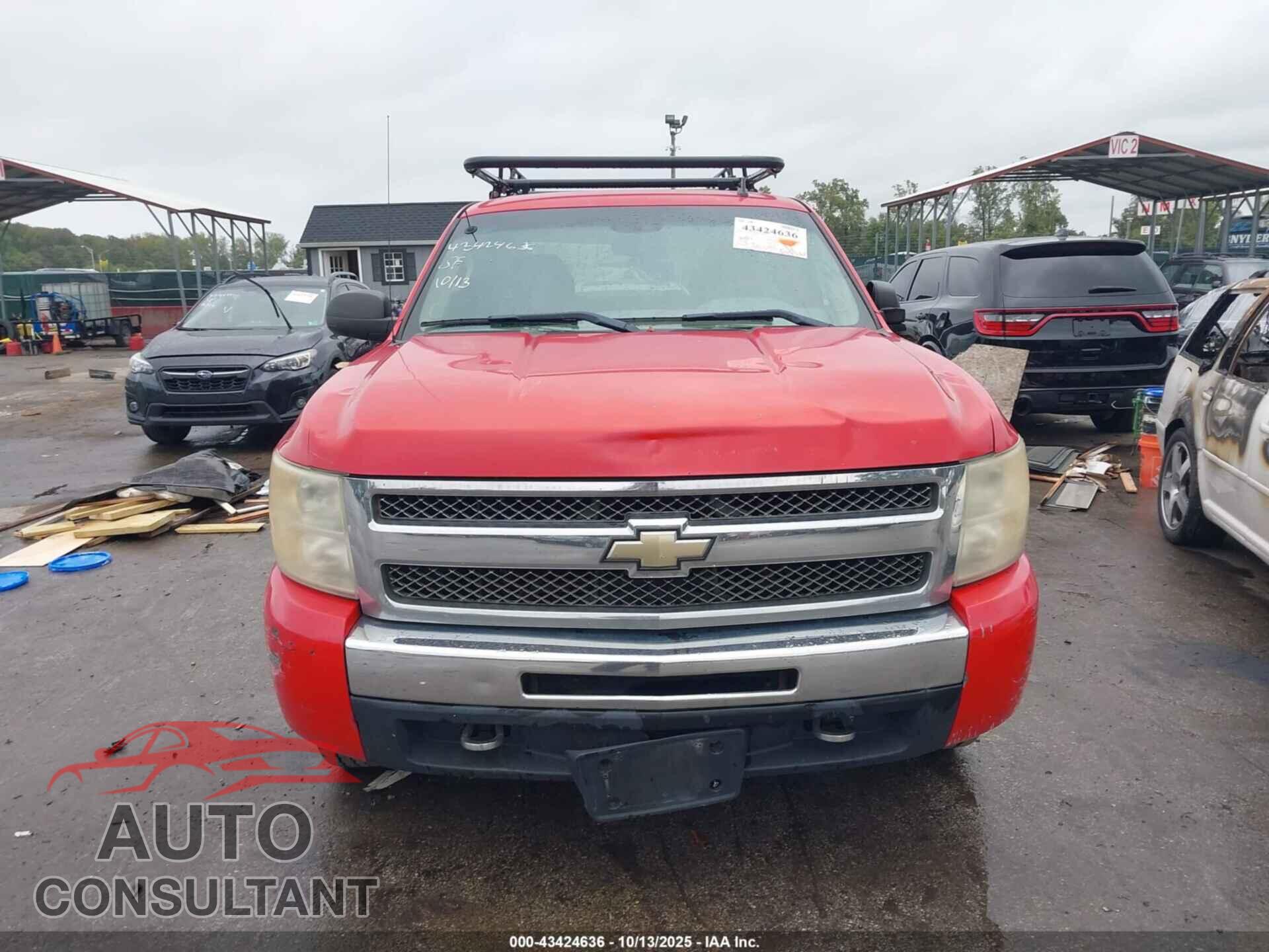 CHEVROLET SILVERADO 1500 2011 - 1GCRKREA7BZ135580
