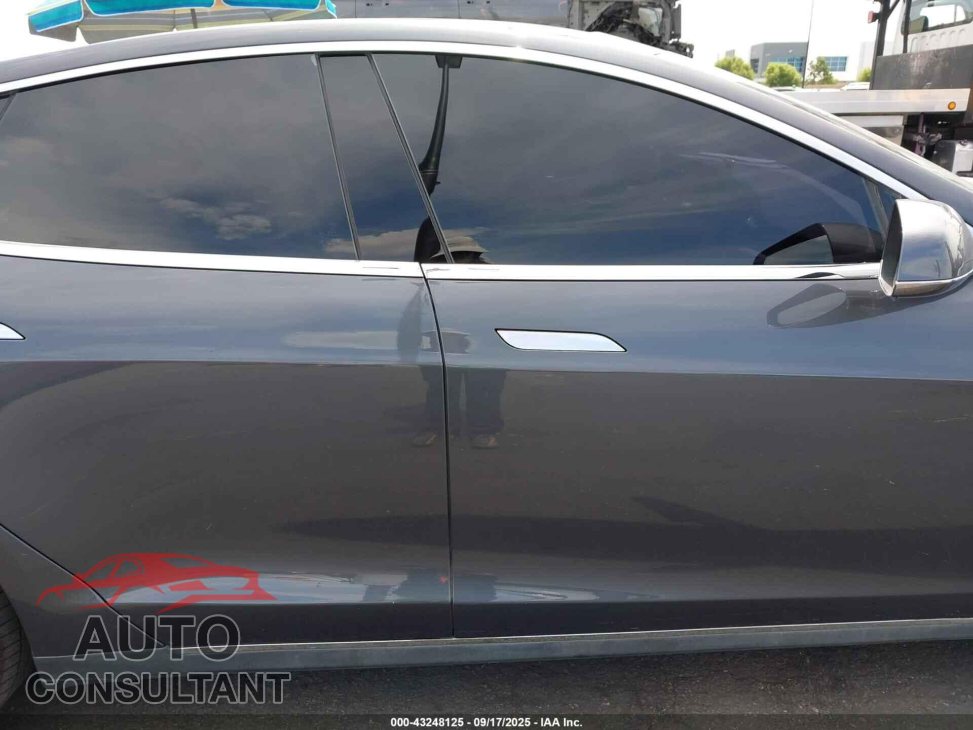 TESLA MODEL S 2015 - 5YJSA1H49FF083912