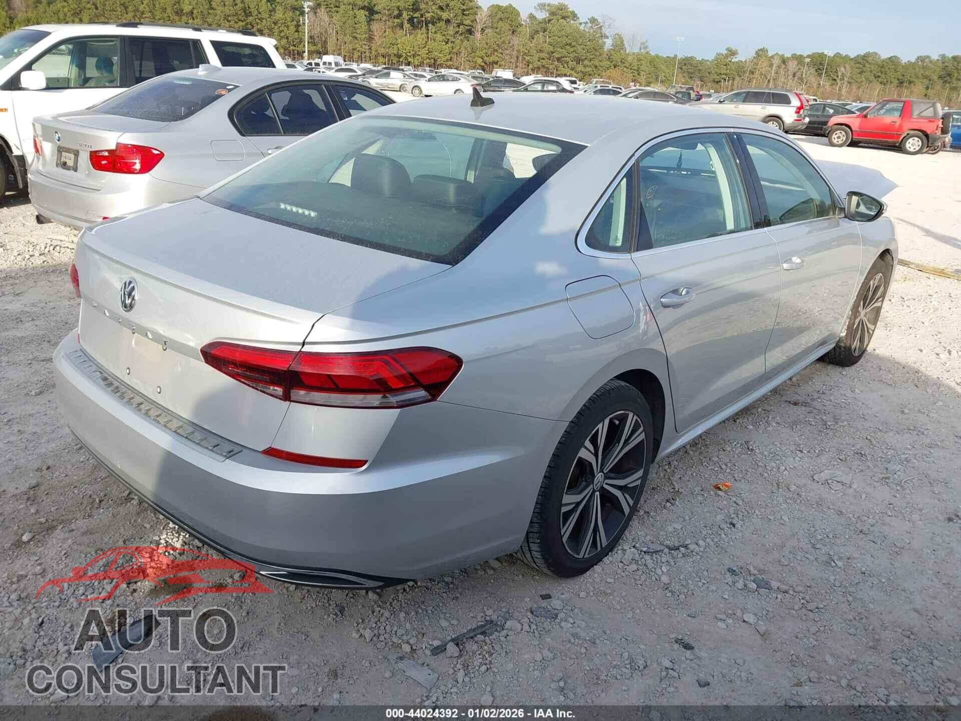 VOLKSWAGEN PASSAT 2021 - 1VWSA7A35MC014792