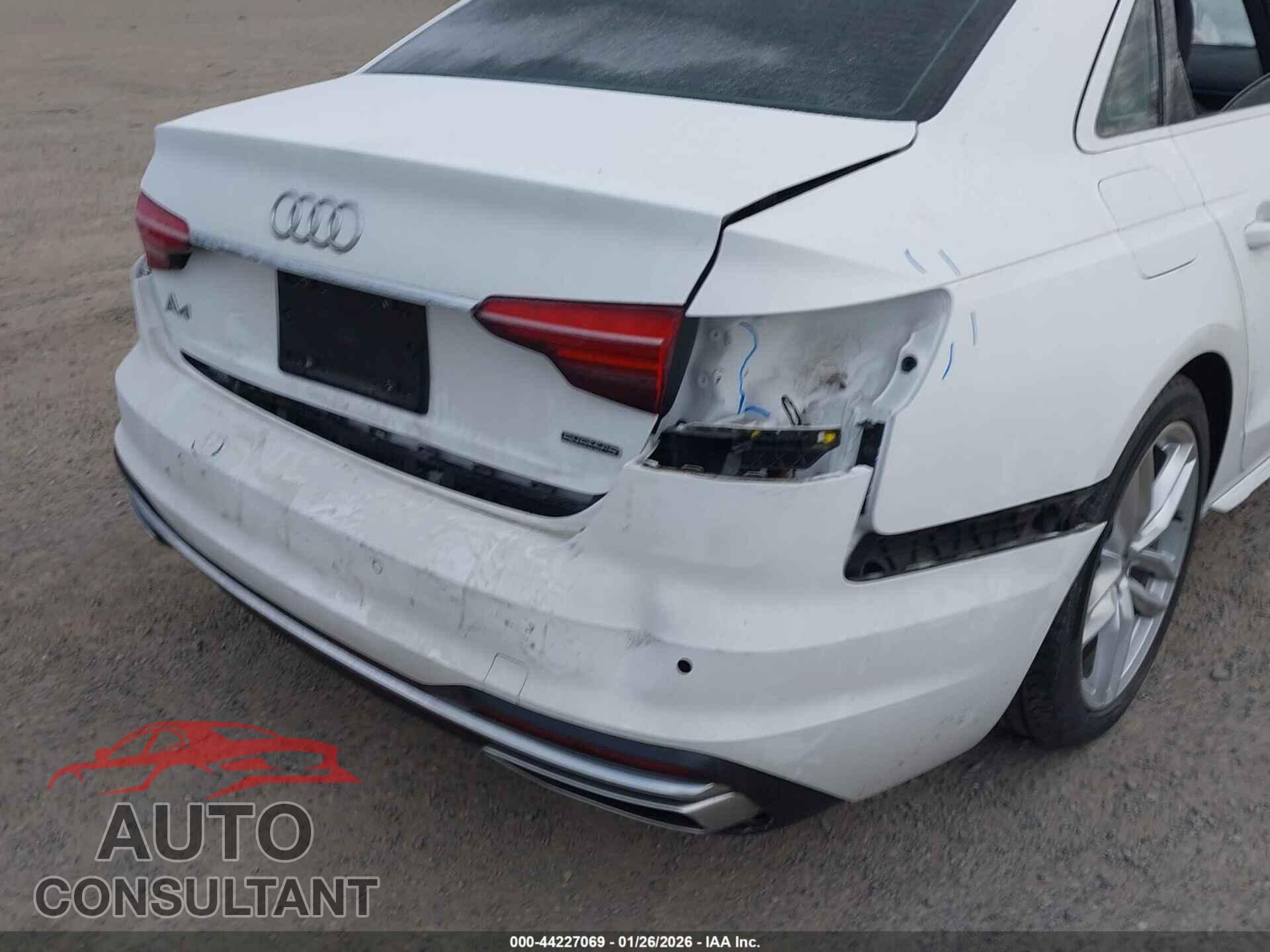AUDI A4 2023 - WAUDAAF40PN001061