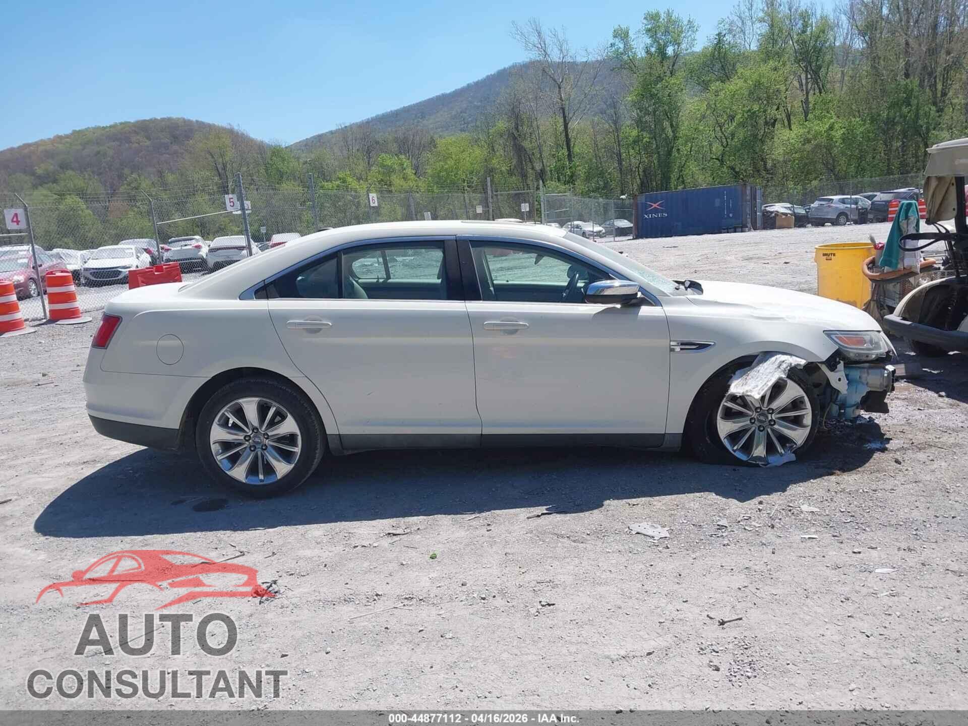 FORD TAURUS 2010 - 1FAHP2FW4AG161908
