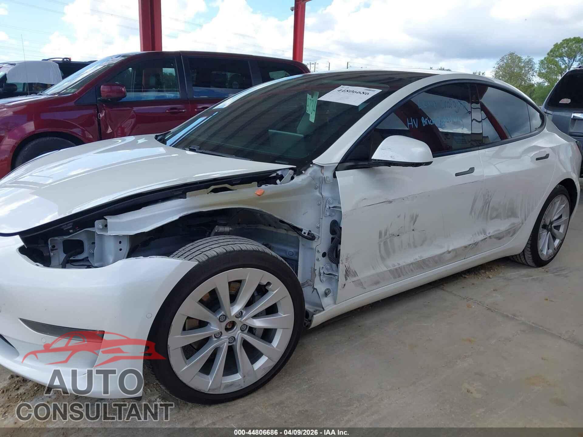 TESLA MODEL 3 2021 - 5YJ3E1EB5MF975129