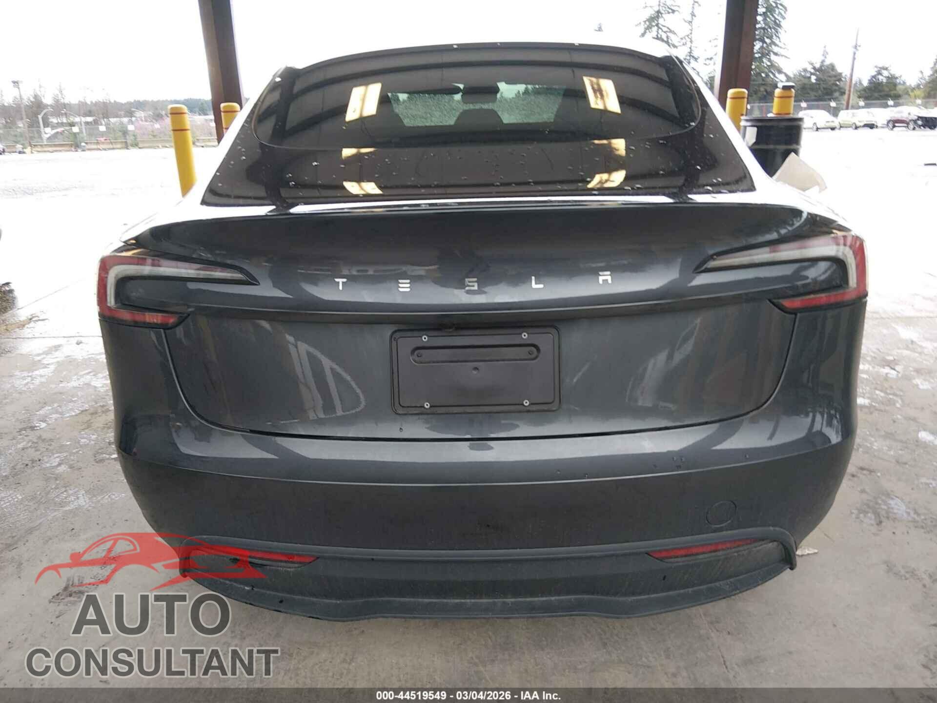 TESLA MODEL 3 2025 - 5YJ3E1EA2SF059660