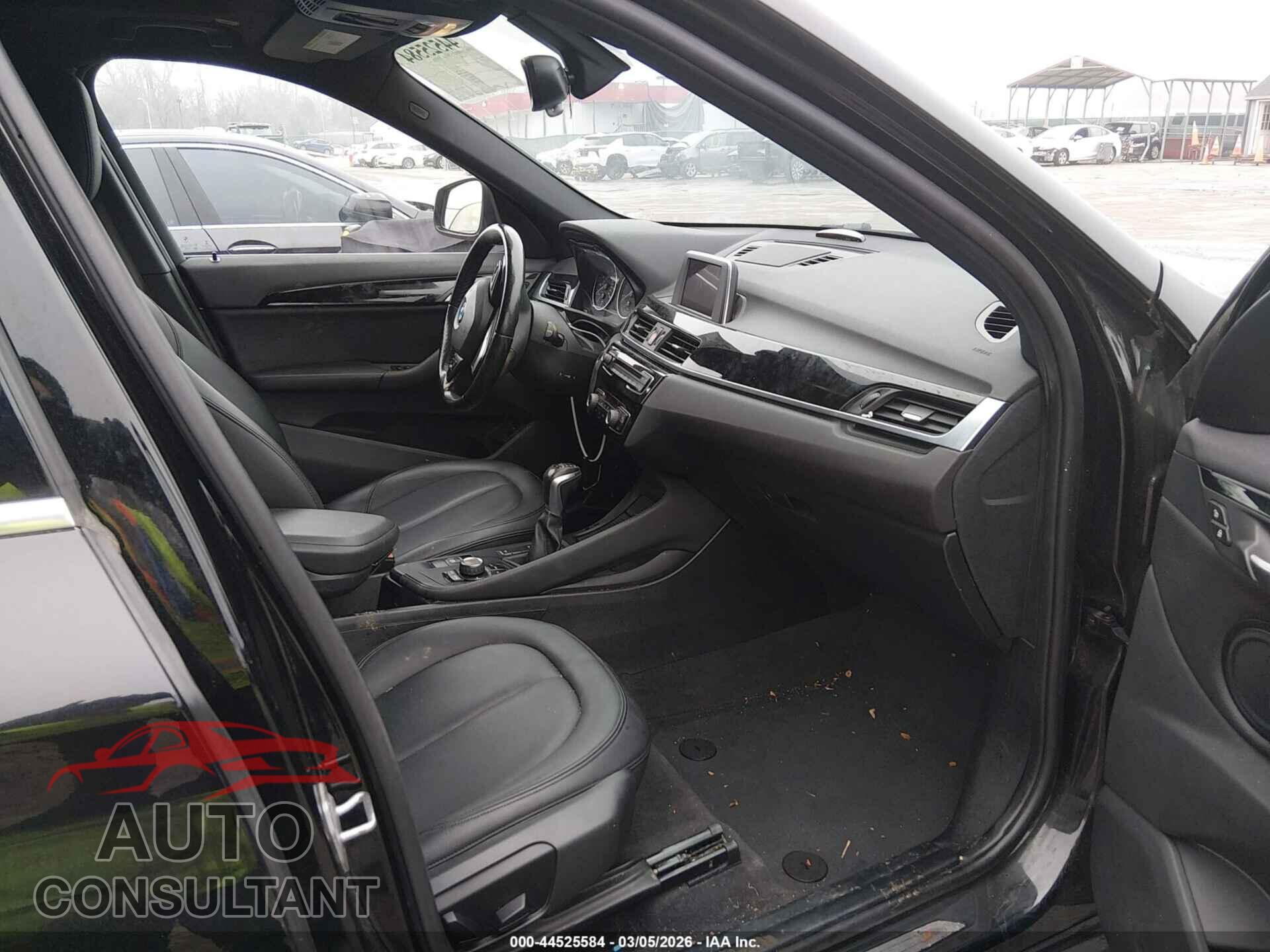 BMW X1 2017 - WBXHT3Z33H4A55903