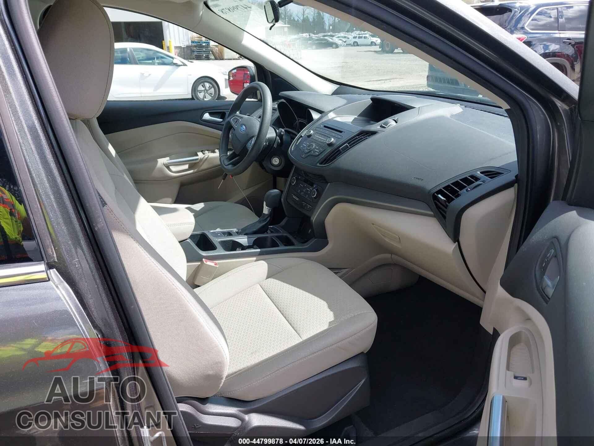 FORD ESCAPE 2017 - 1FMCU9GD6HUB03230
