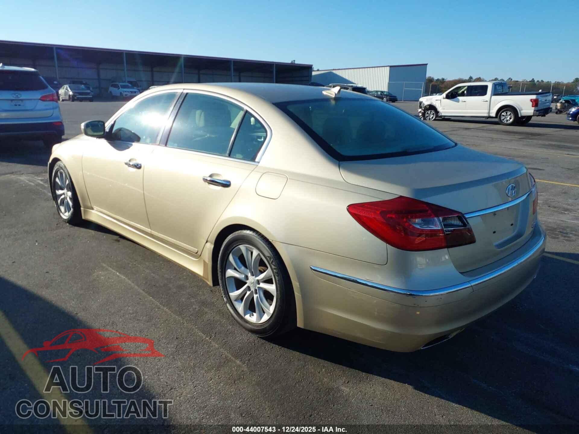 HYUNDAI GENESIS 2012 - KMHGC4DD3CU178259