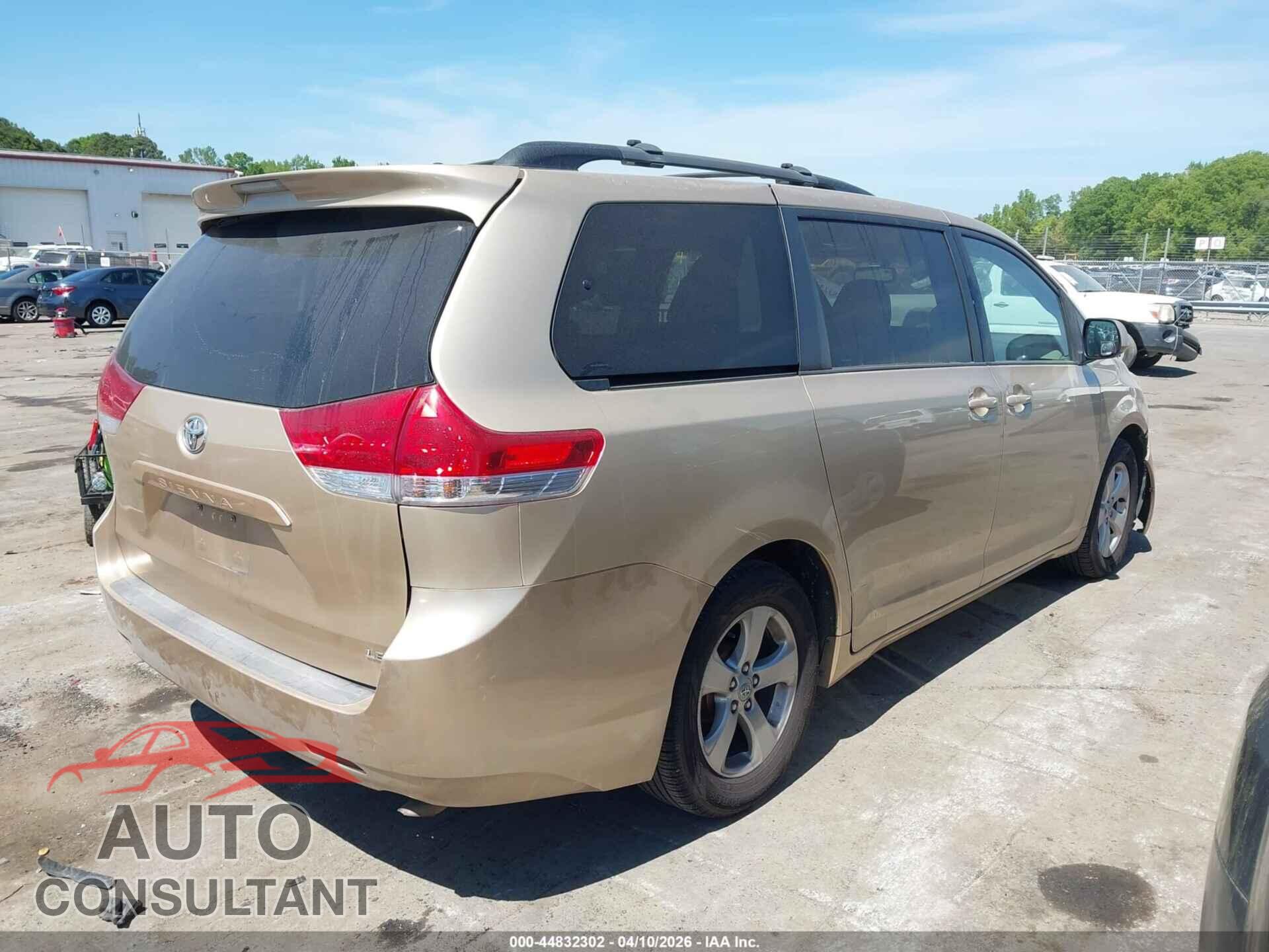 TOYOTA SIENNA 2011 - 5TDKK3DC9BS117701