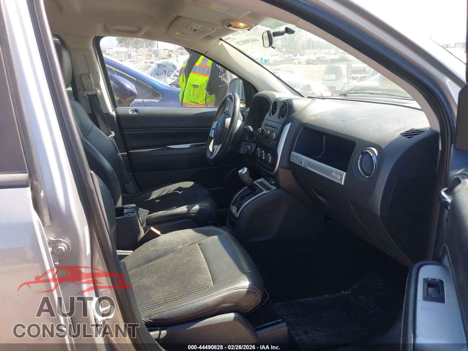 JEEP COMPASS 2015 - 1C4NJCEA3FD198435