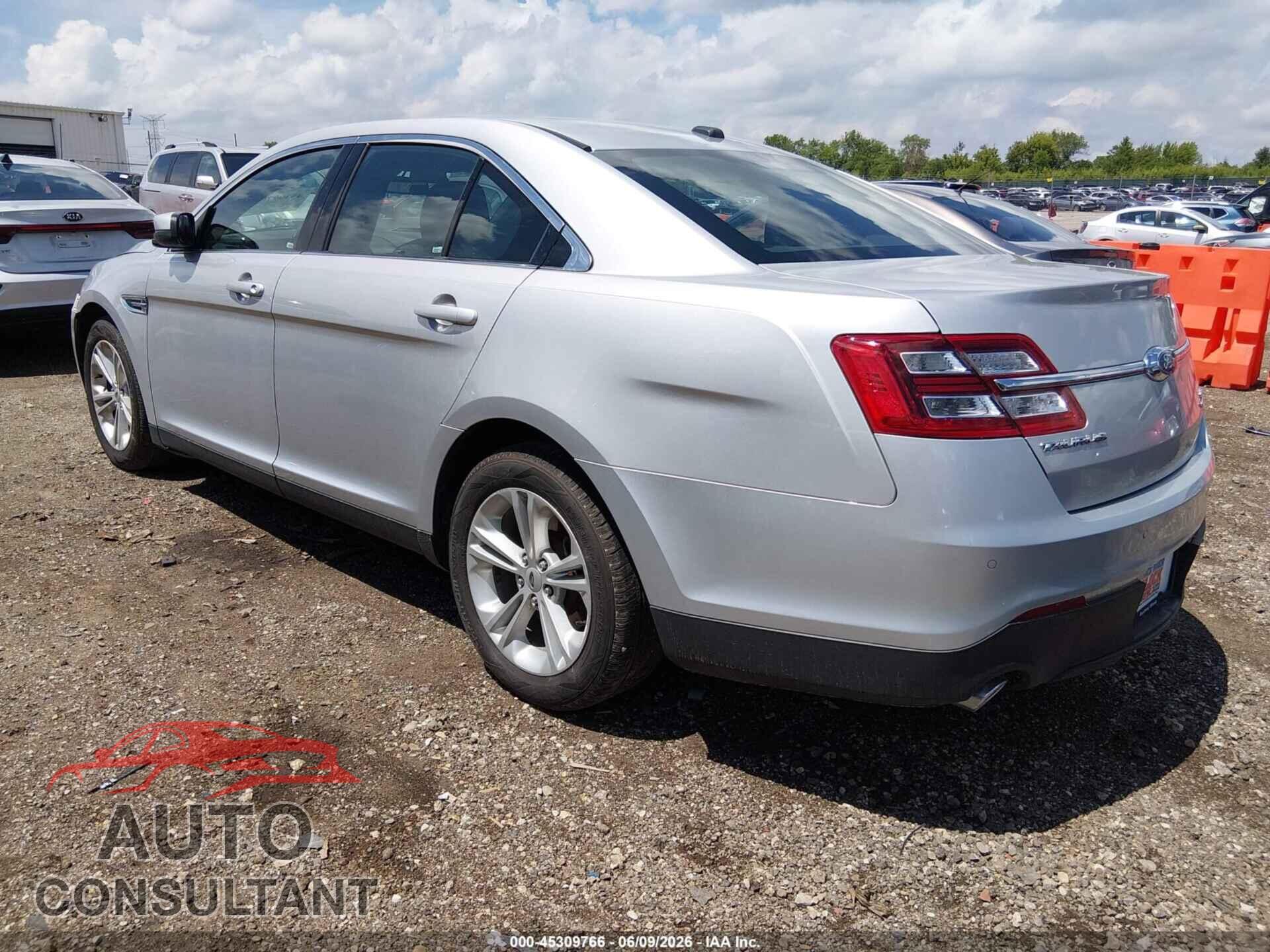 FORD TAURUS 2018 - 1FAHP2E86JG127701