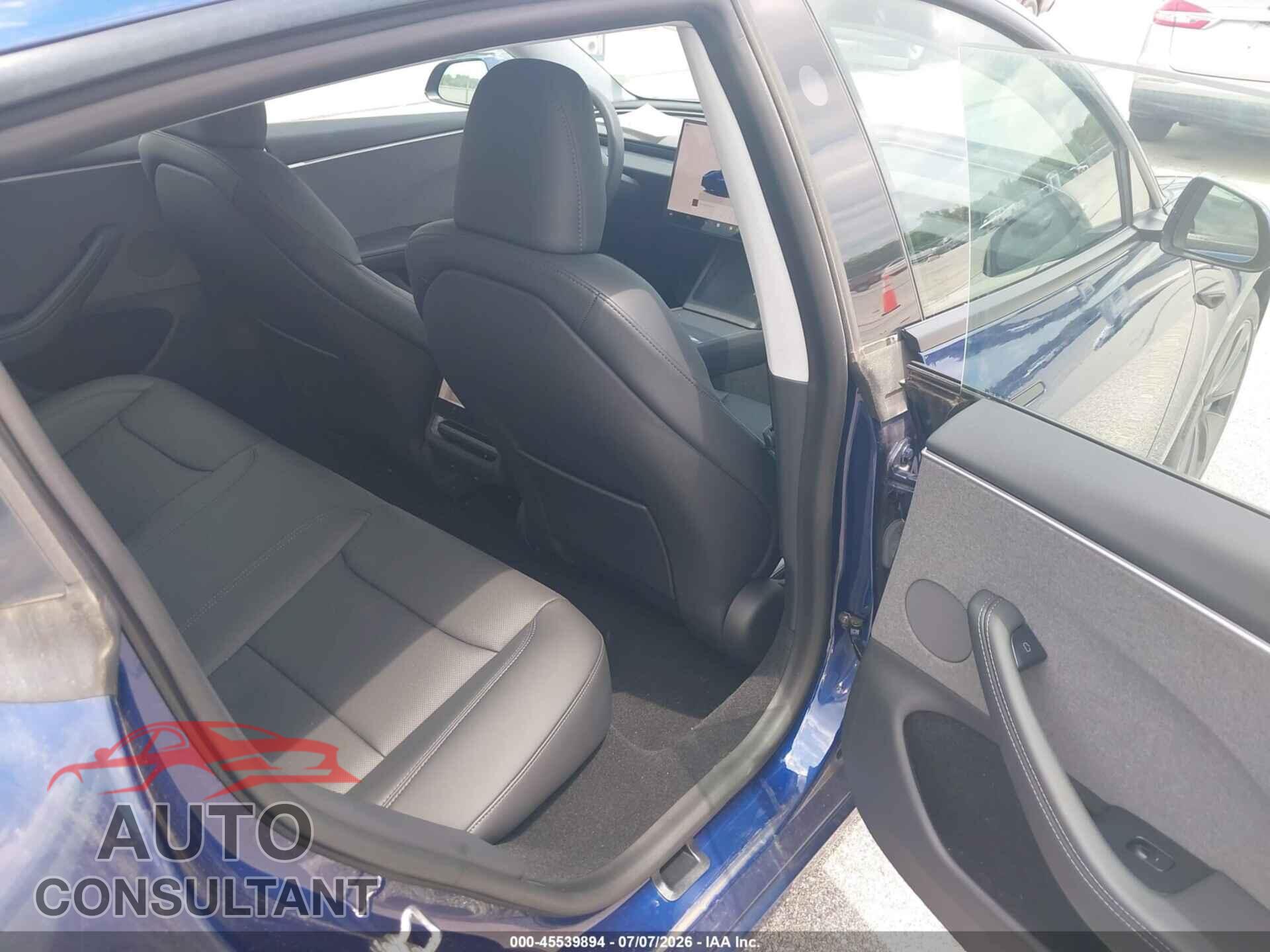 TESLA MODEL 3 2024 - 5YJ3E1EA8RF829807