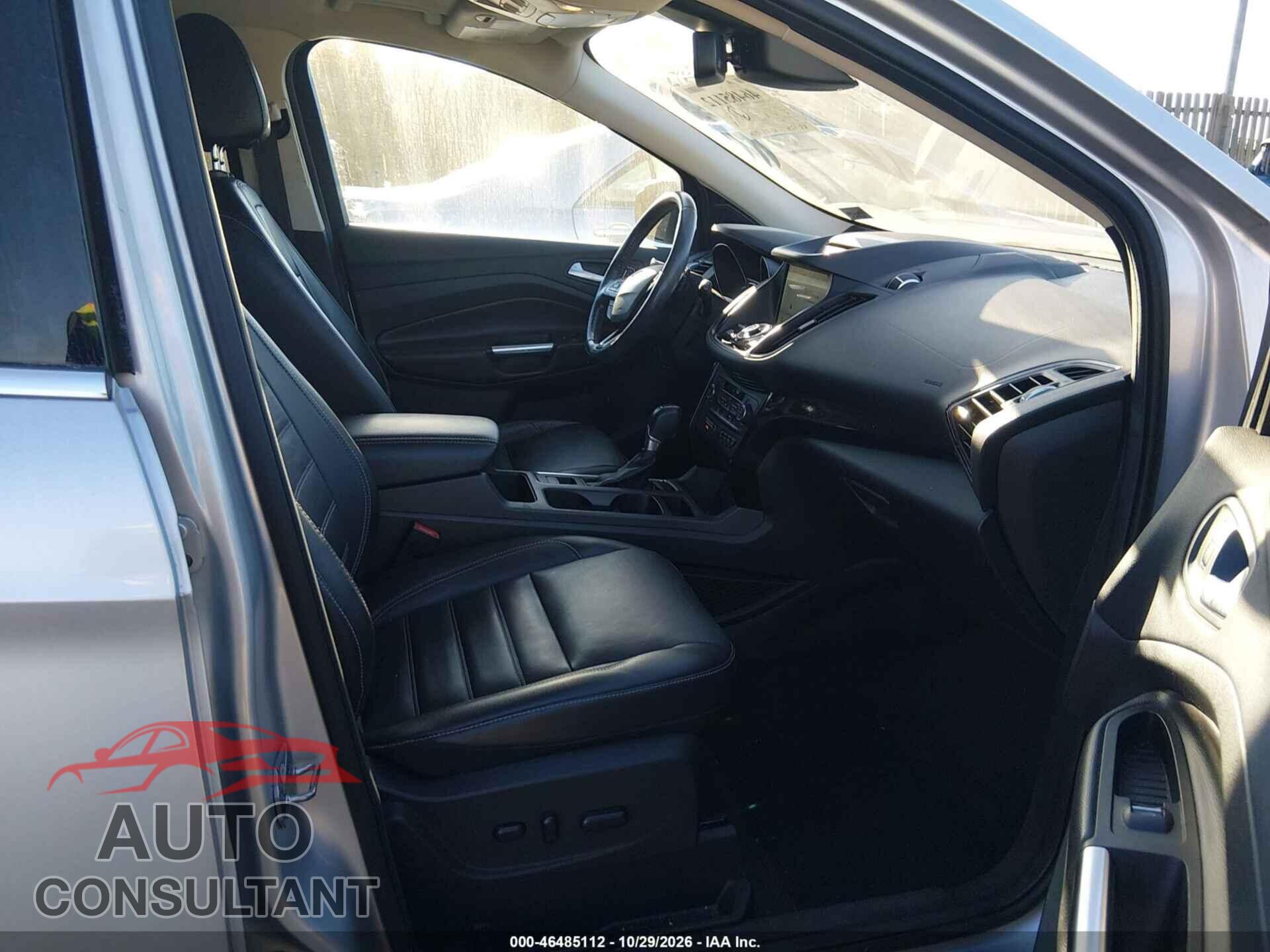FORD ESCAPE 2017 - 1FMCU9J96HUB86985