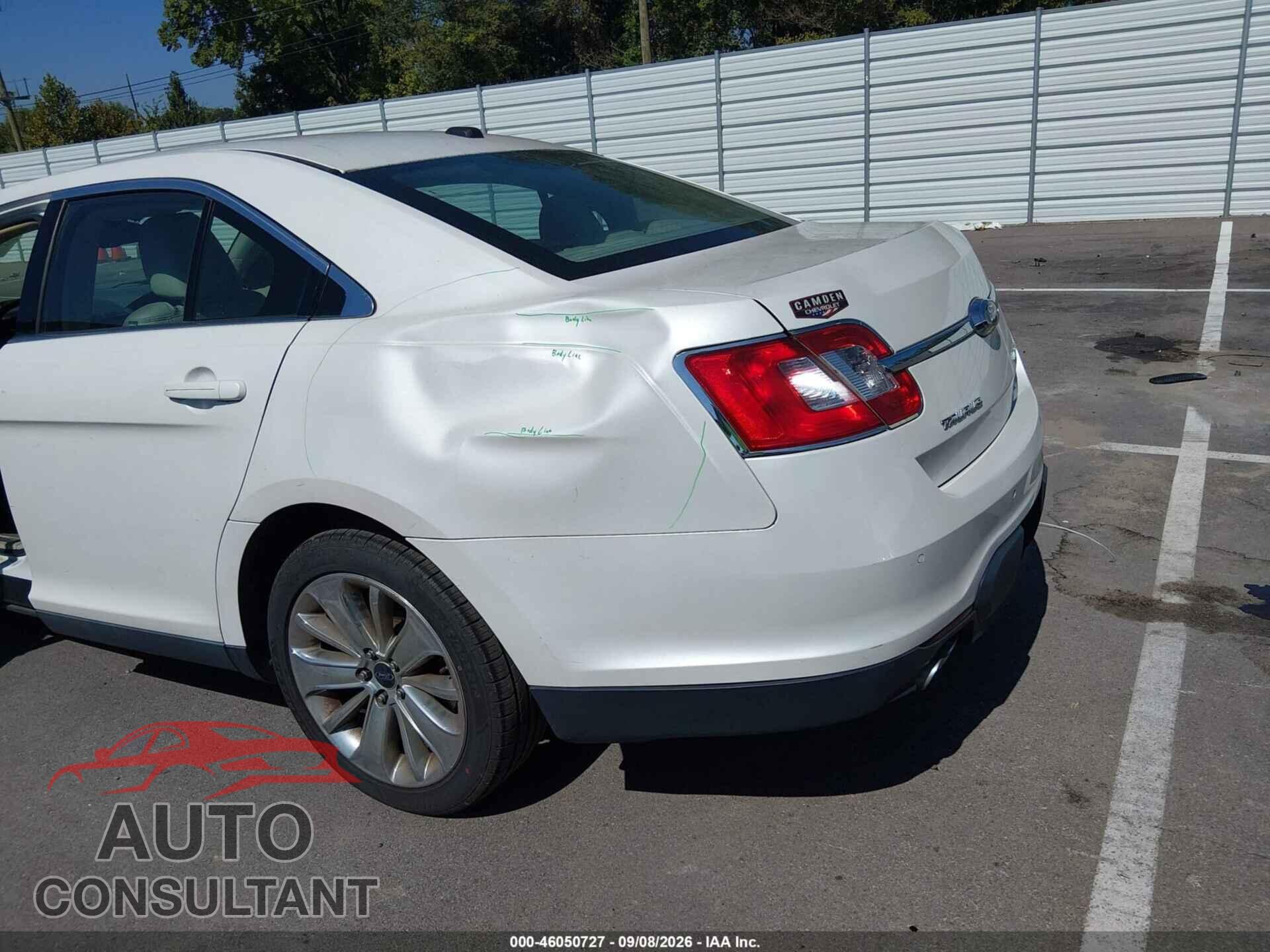FORD TAURUS 2011 - 1FAHP2FW8BG135023