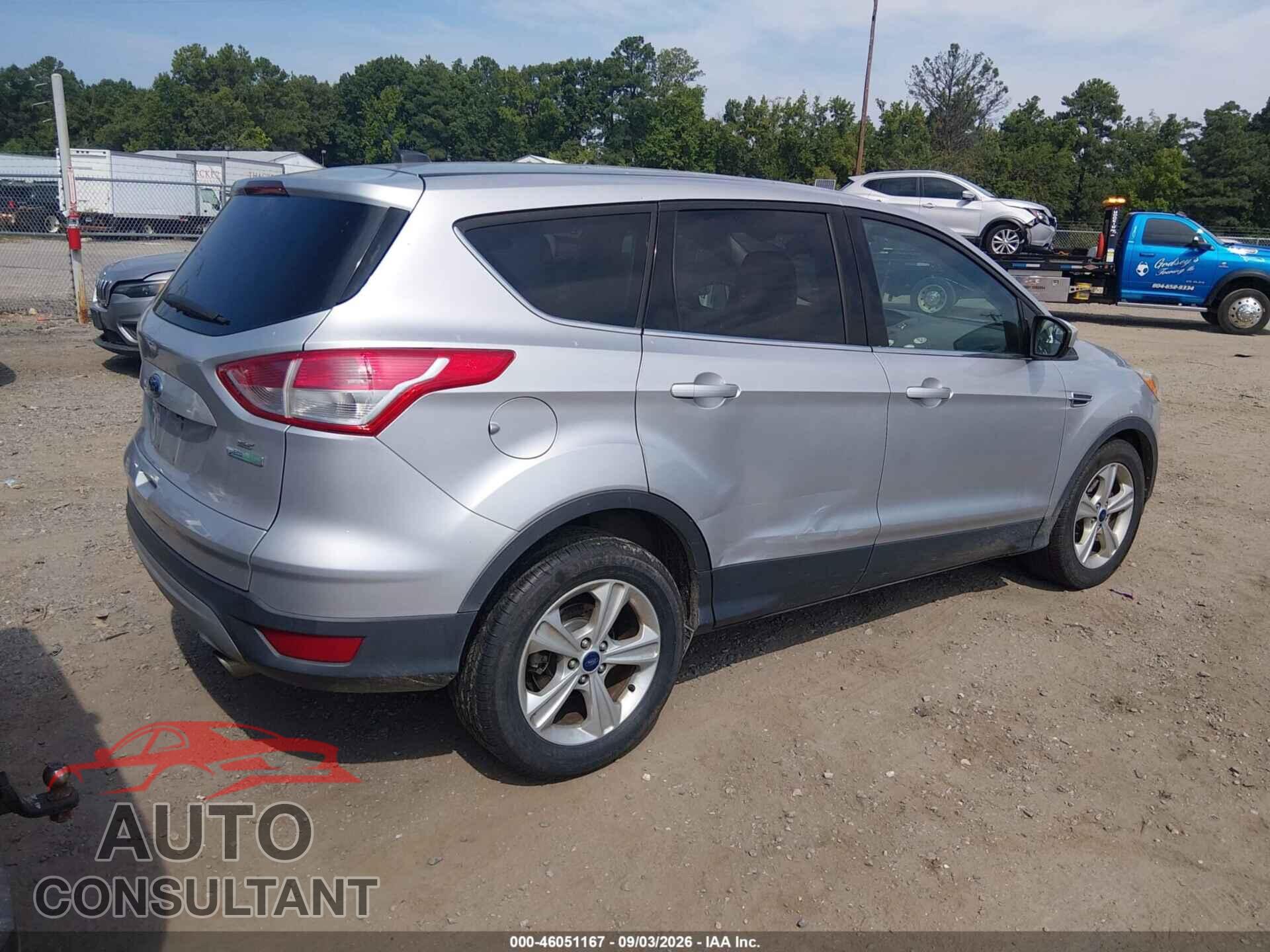 FORD ESCAPE 2015 - 1FMCU0GX3FUC32884