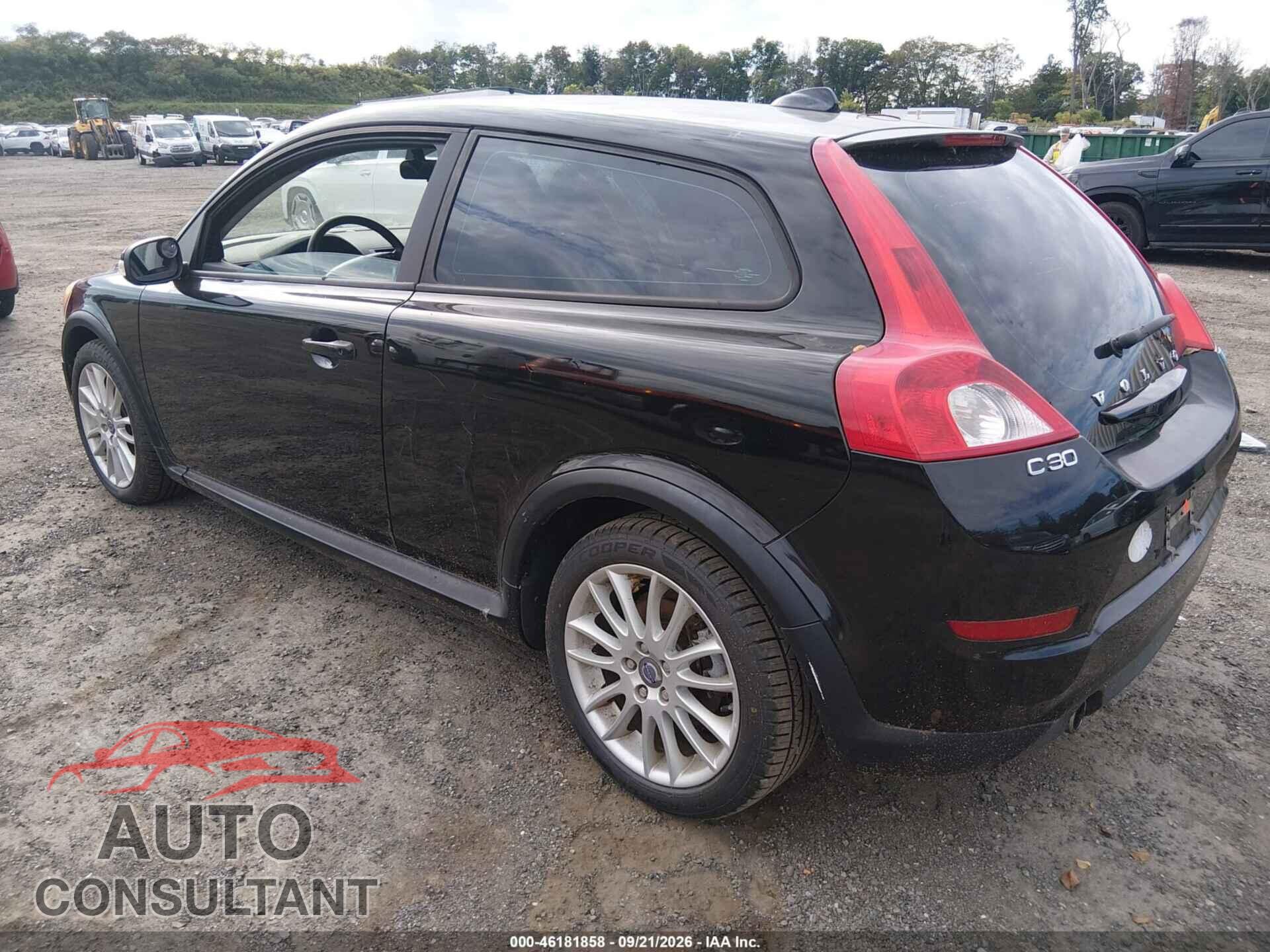 VOLVO C30 2011 - YV1672MK2B2247129
