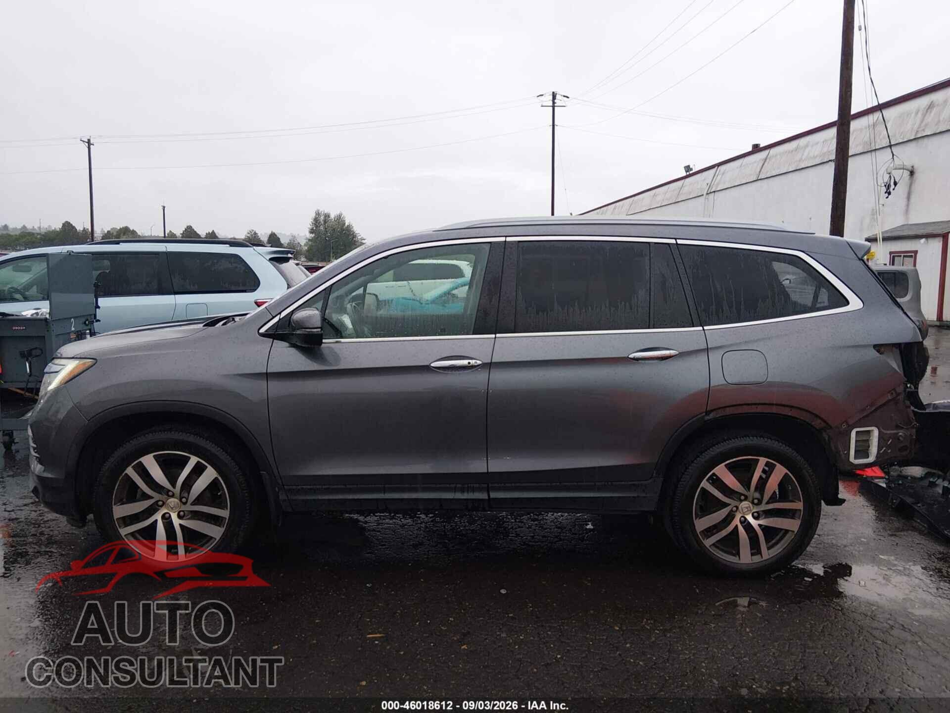 HONDA PILOT 2017 - 5FNYF6H95HB004307