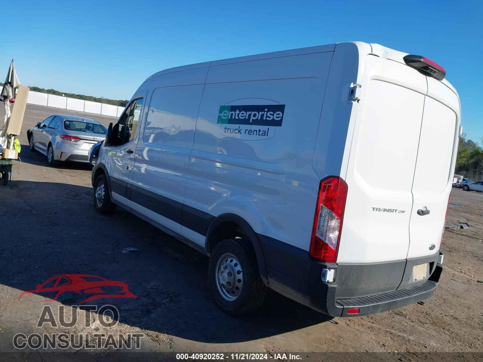 FORD TRANSIT-250 CARGO VAN 2023 - 1FTBR2C83PKB01477